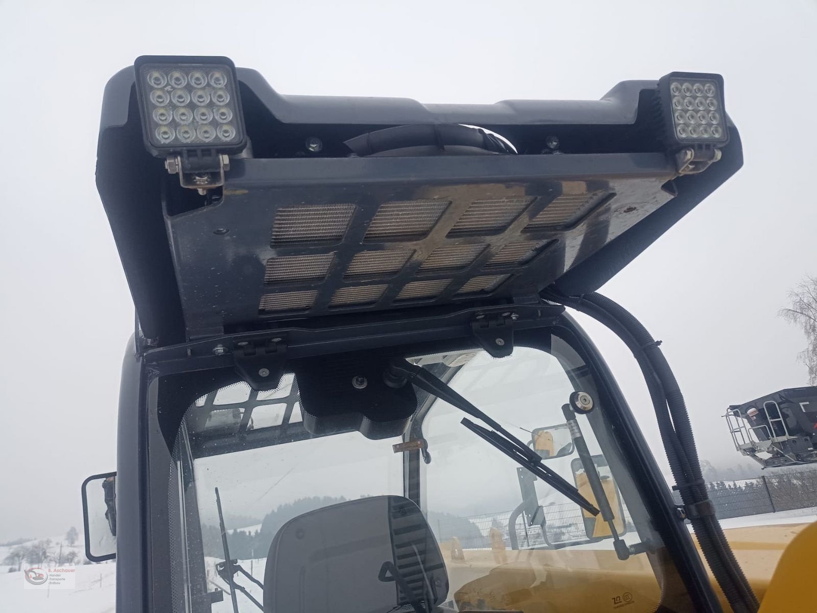 Hoflader del tipo Eurotrac Teleskoplader TH25.6 mit Schaufel und Palettenga, Vorführmaschine In Dimbach (Immagine 8)