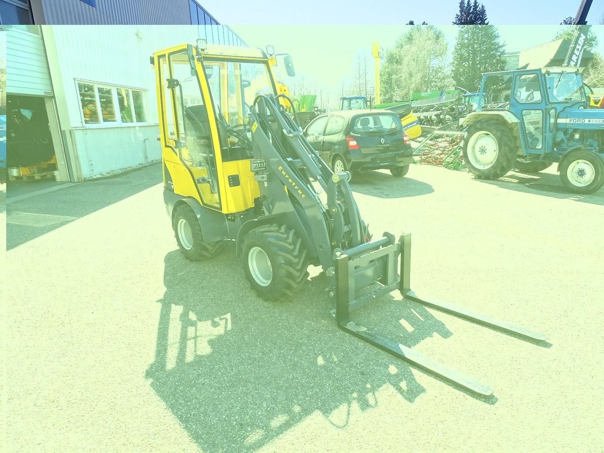 Hoflader des Typs Eurotrac W 11- C mit Vollsichtkabine und Heizung, Gebrauchtmaschine in Burgkirchen (Bild 10)