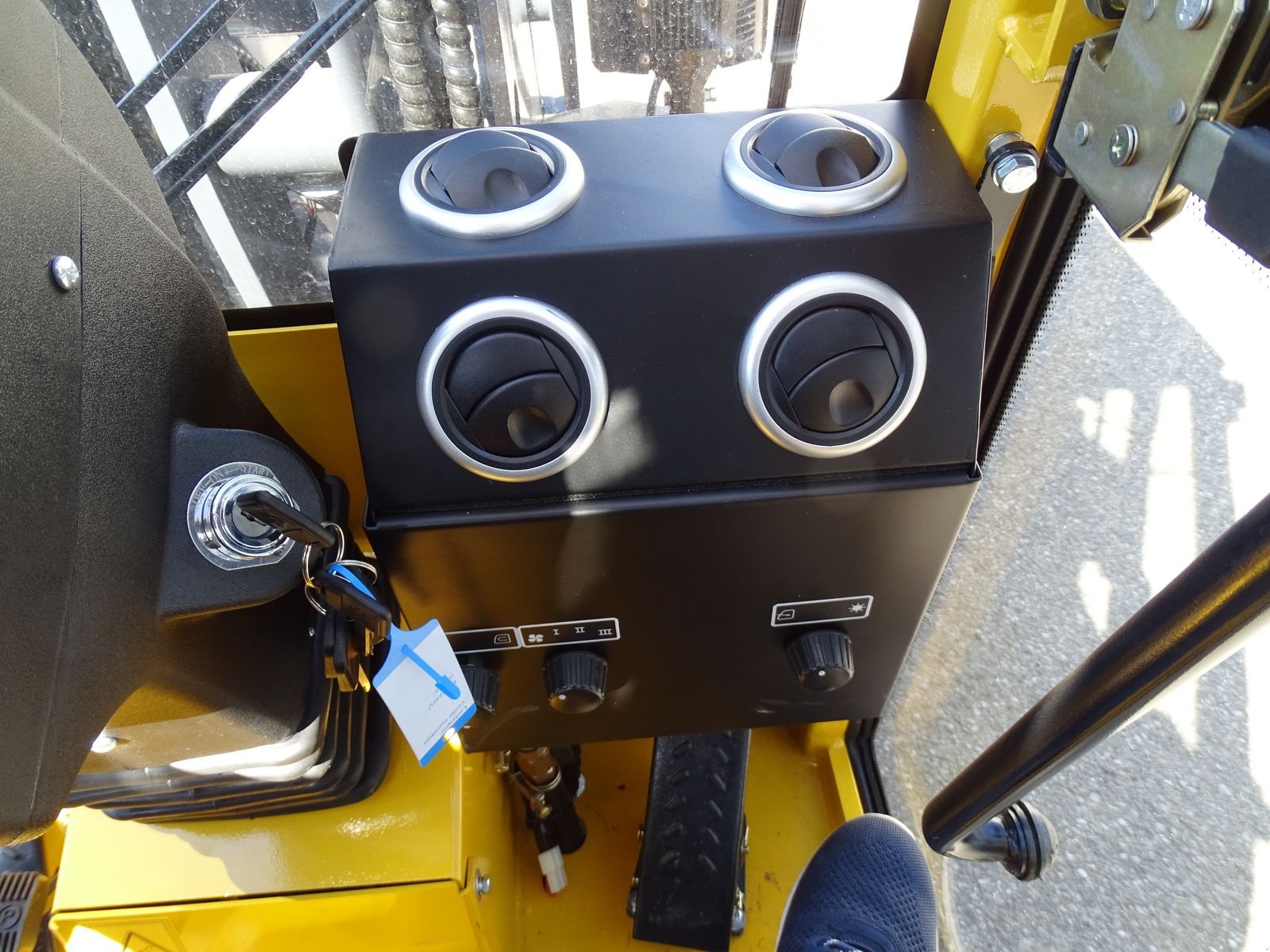 Hoflader des Typs Eurotrac W 11- C mit Vollsichtkabine und Heizung, Gebrauchtmaschine in Burgkirchen (Bild 15)