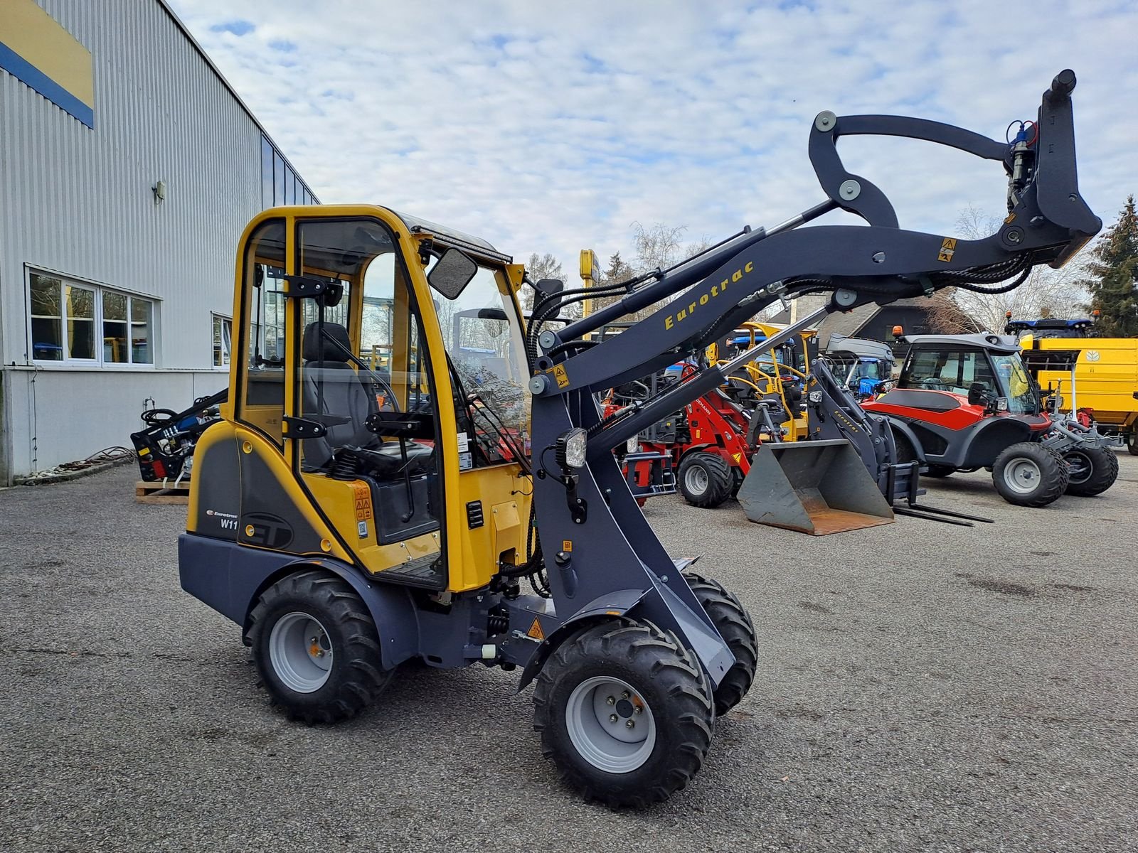 Hoflader of the type Eurotrac W 11, Gebrauchtmaschine in Burgkirchen (Picture 5)