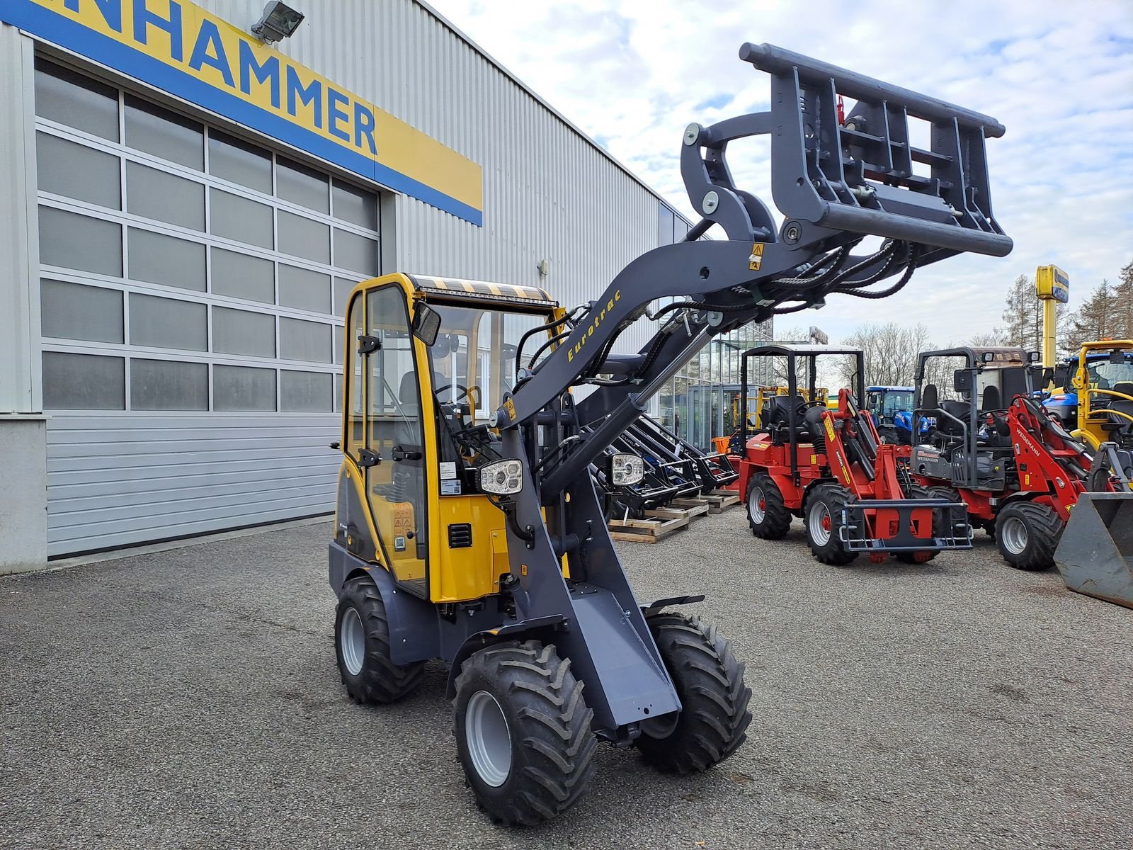 Hoflader of the type Eurotrac W 11, Gebrauchtmaschine in Burgkirchen (Picture 4)
