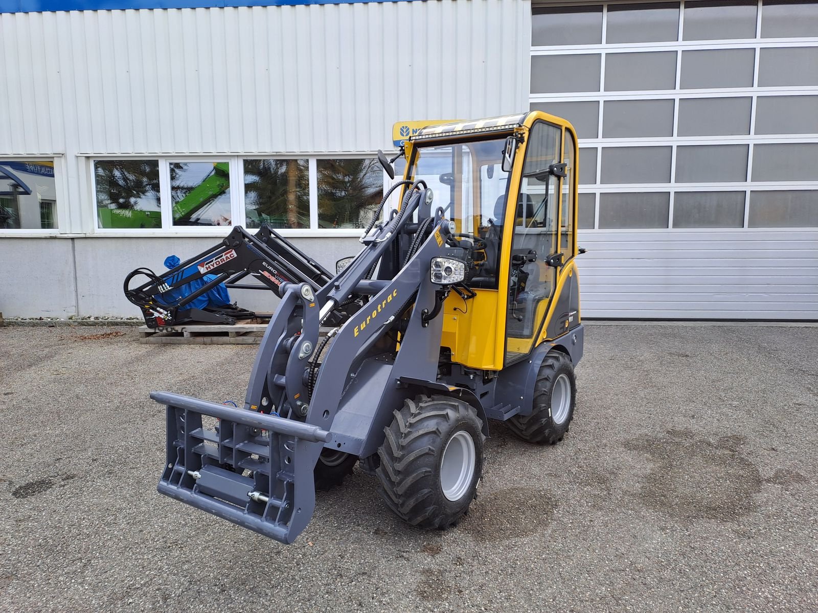 Hoflader of the type Eurotrac W 11, Gebrauchtmaschine in Burgkirchen (Picture 15)