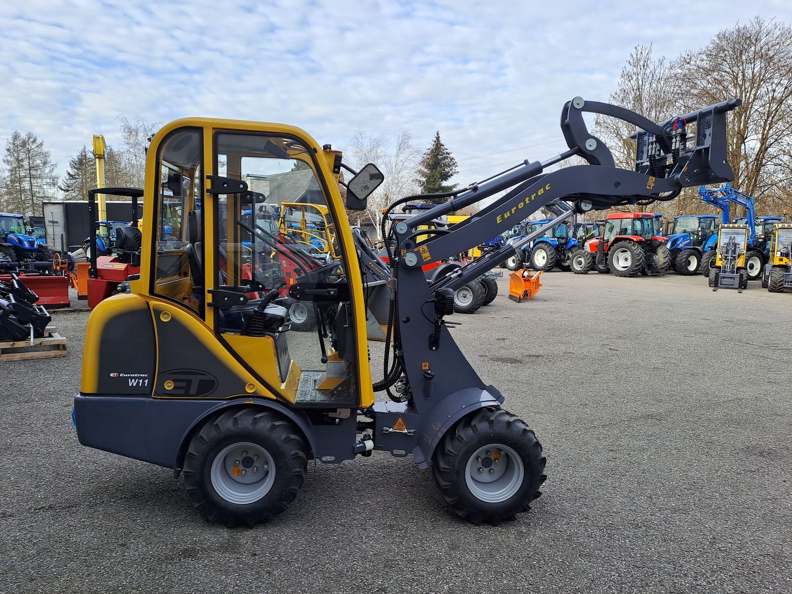 Hoflader of the type Eurotrac W 11, Gebrauchtmaschine in Burgkirchen (Picture 7)
