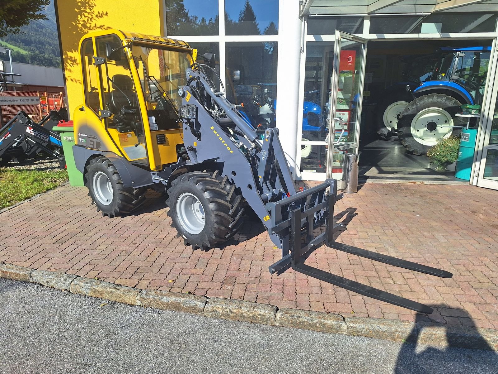 Hoflader a típus Eurotrac W 11C, W12s, W 10, T 11, Neumaschine ekkor: Burgkirchen (Kép 4)