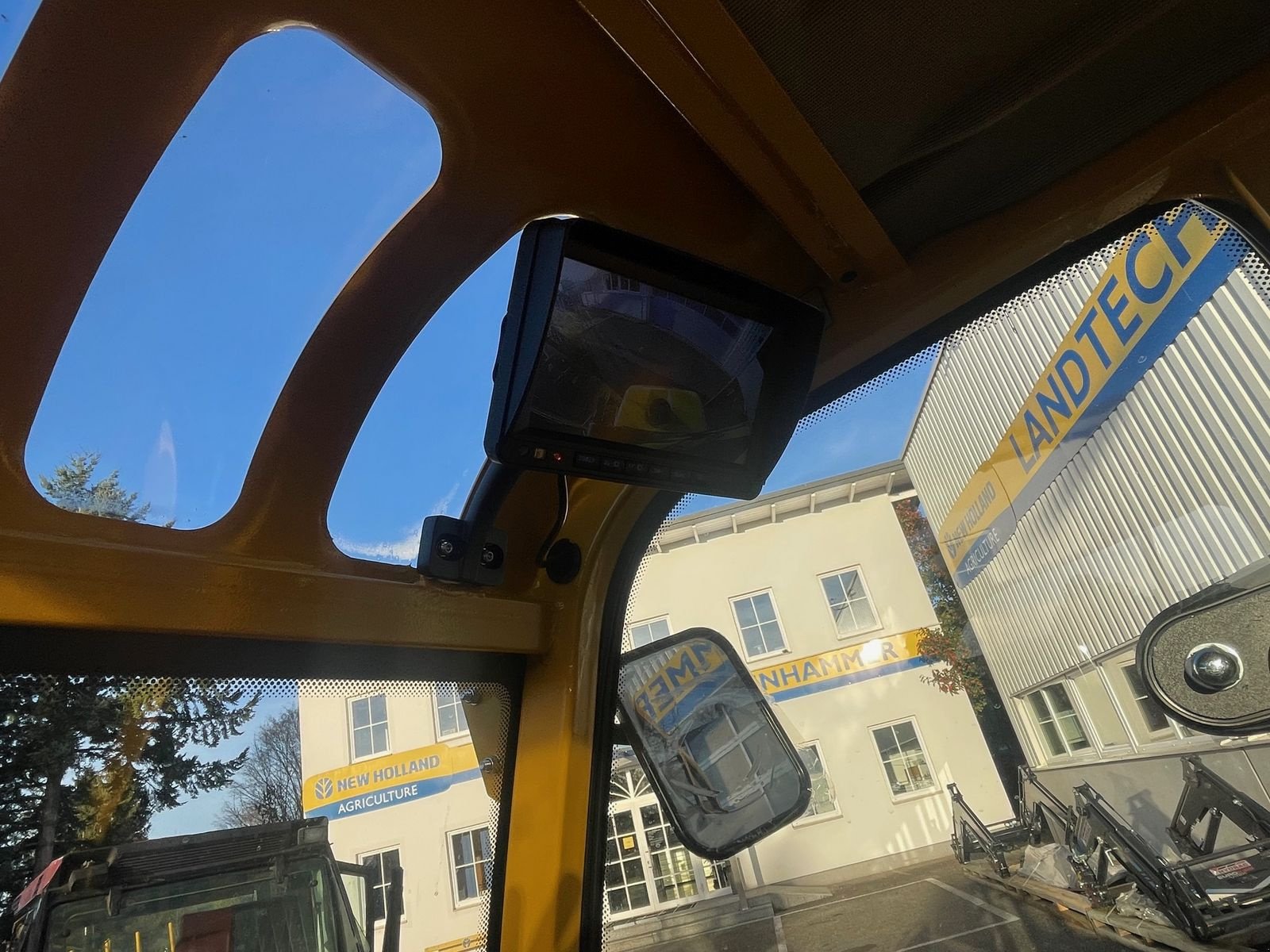 Hoflader of the type Eurotrac W 12 S, Neumaschine in Burgkirchen (Picture 9)