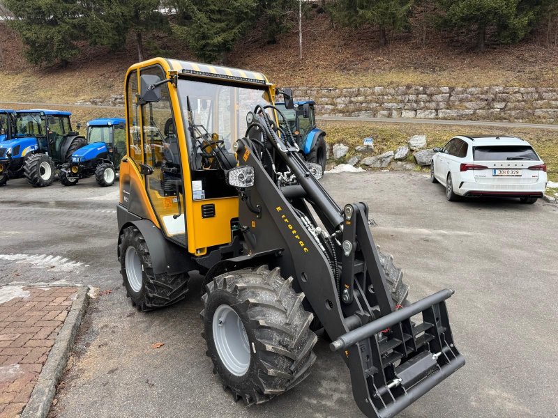 Hoflader of the type Eurotrac W 12 S, Neumaschine in Burgkirchen