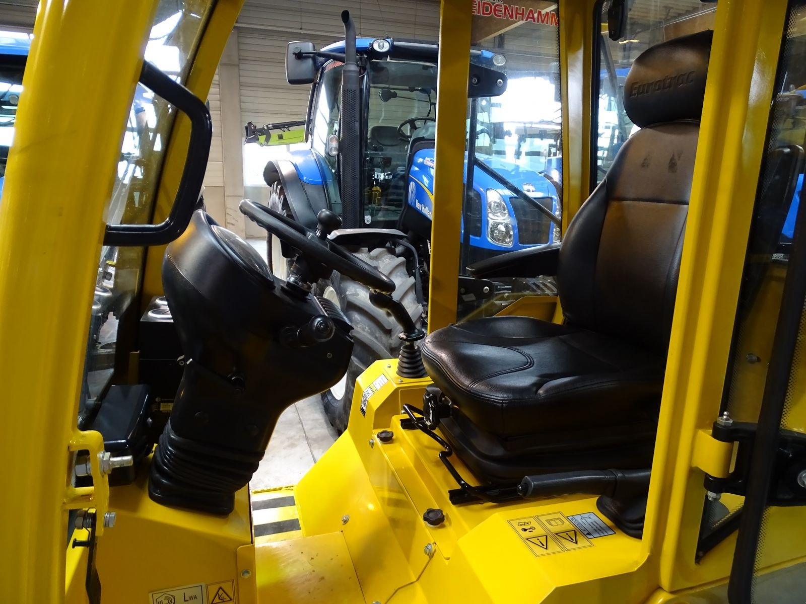 Hoflader of the type Eurotrac W 13, Neumaschine in Burgkirchen (Picture 7)