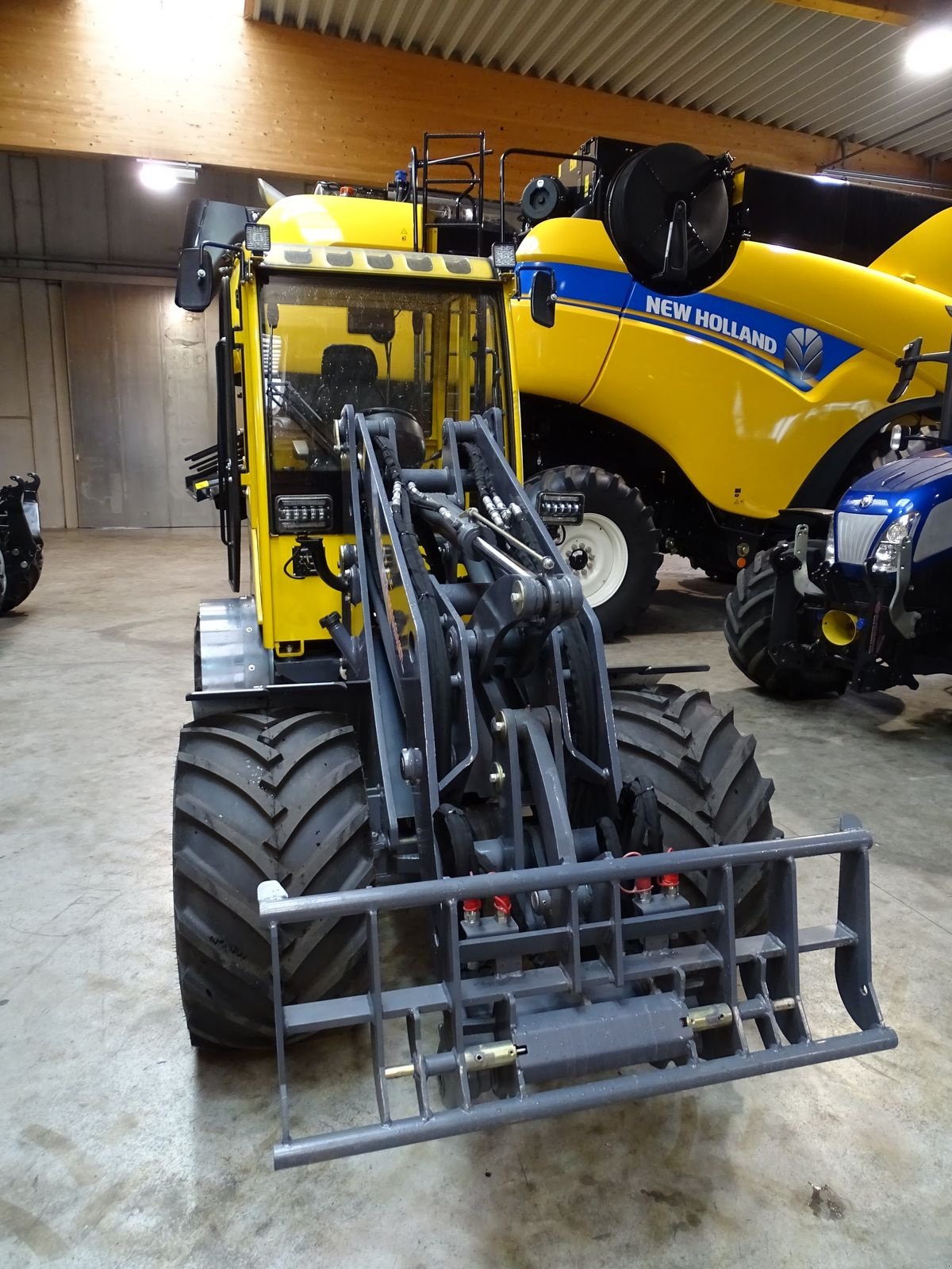 Hoflader of the type Eurotrac W 13, Neumaschine in Burgkirchen (Picture 4)