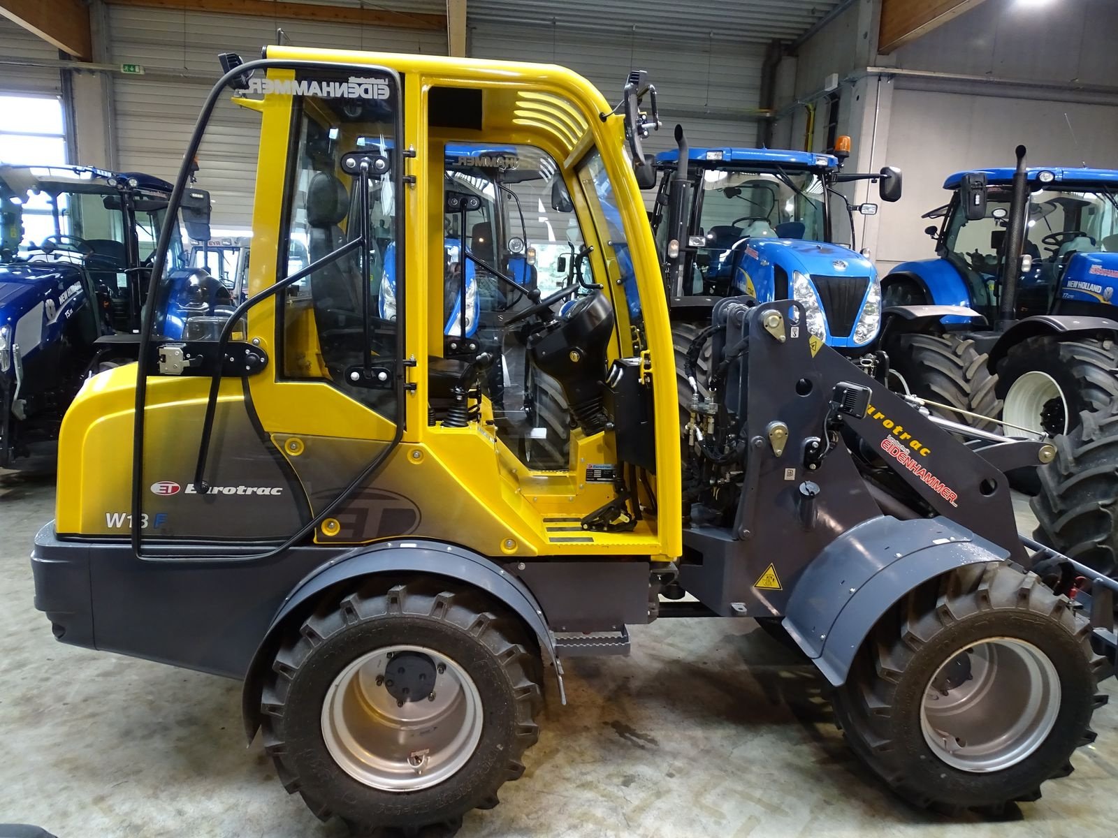 Hoflader of the type Eurotrac W 13, Neumaschine in Burgkirchen (Picture 5)