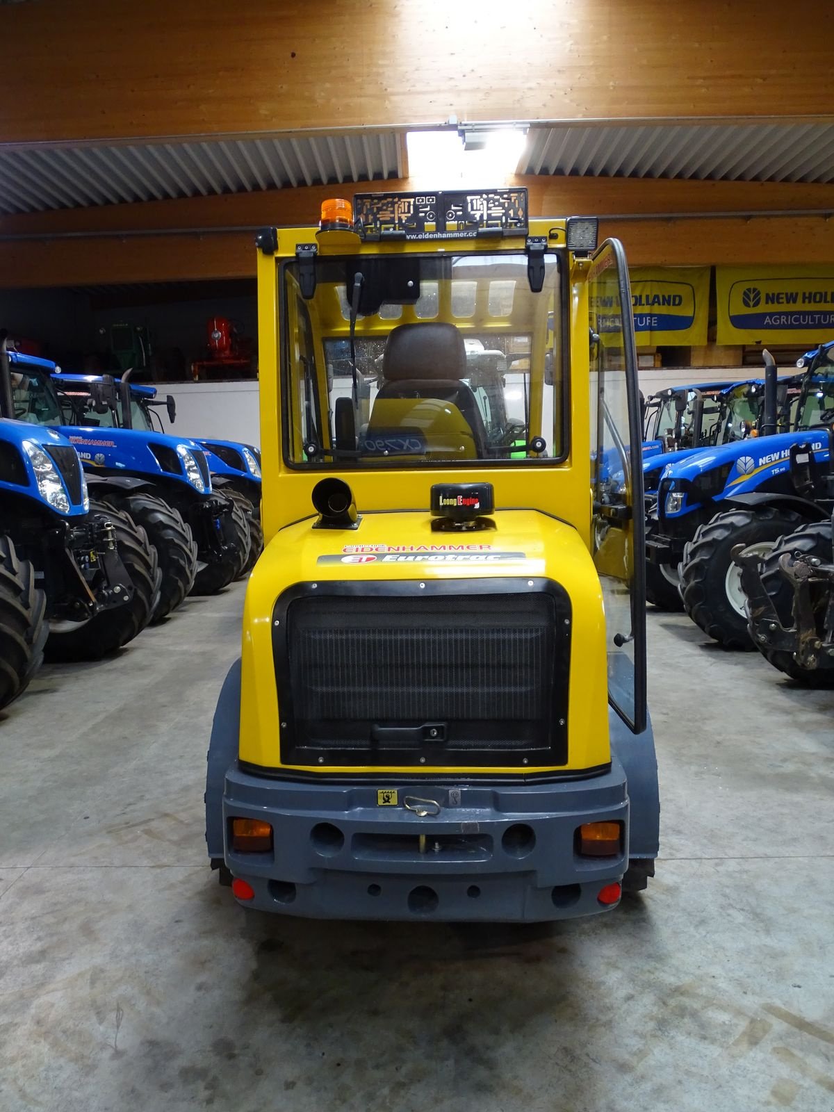 Hoflader of the type Eurotrac W 13, Neumaschine in Burgkirchen (Picture 6)