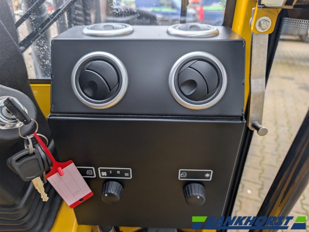 Hoflader a típus Eurotrac W11-C VOLLKABINE, Neumaschine ekkor: Neuenkirchen / Bramsche (Kép 12)