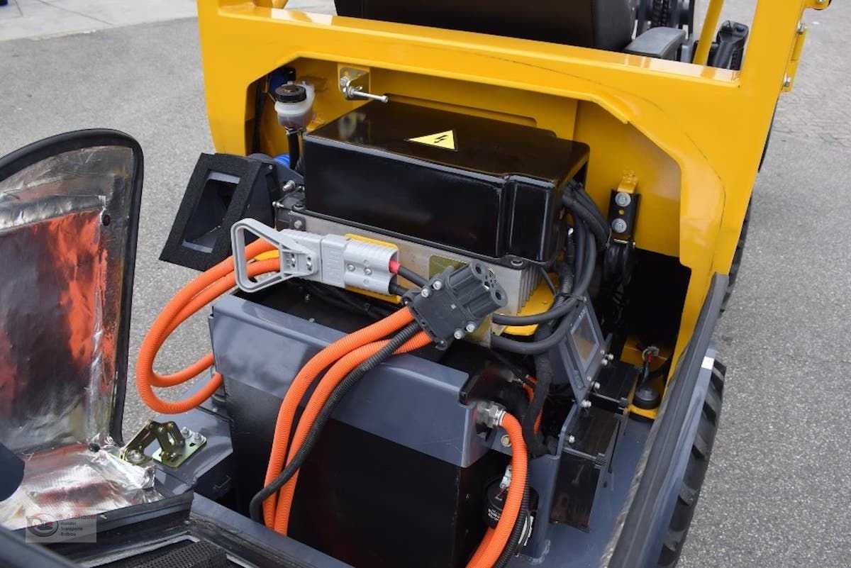 Hoflader des Typs Eurotrac W11-E elektrischer Hoflader, Neumaschine in Dimbach (Bild 3)