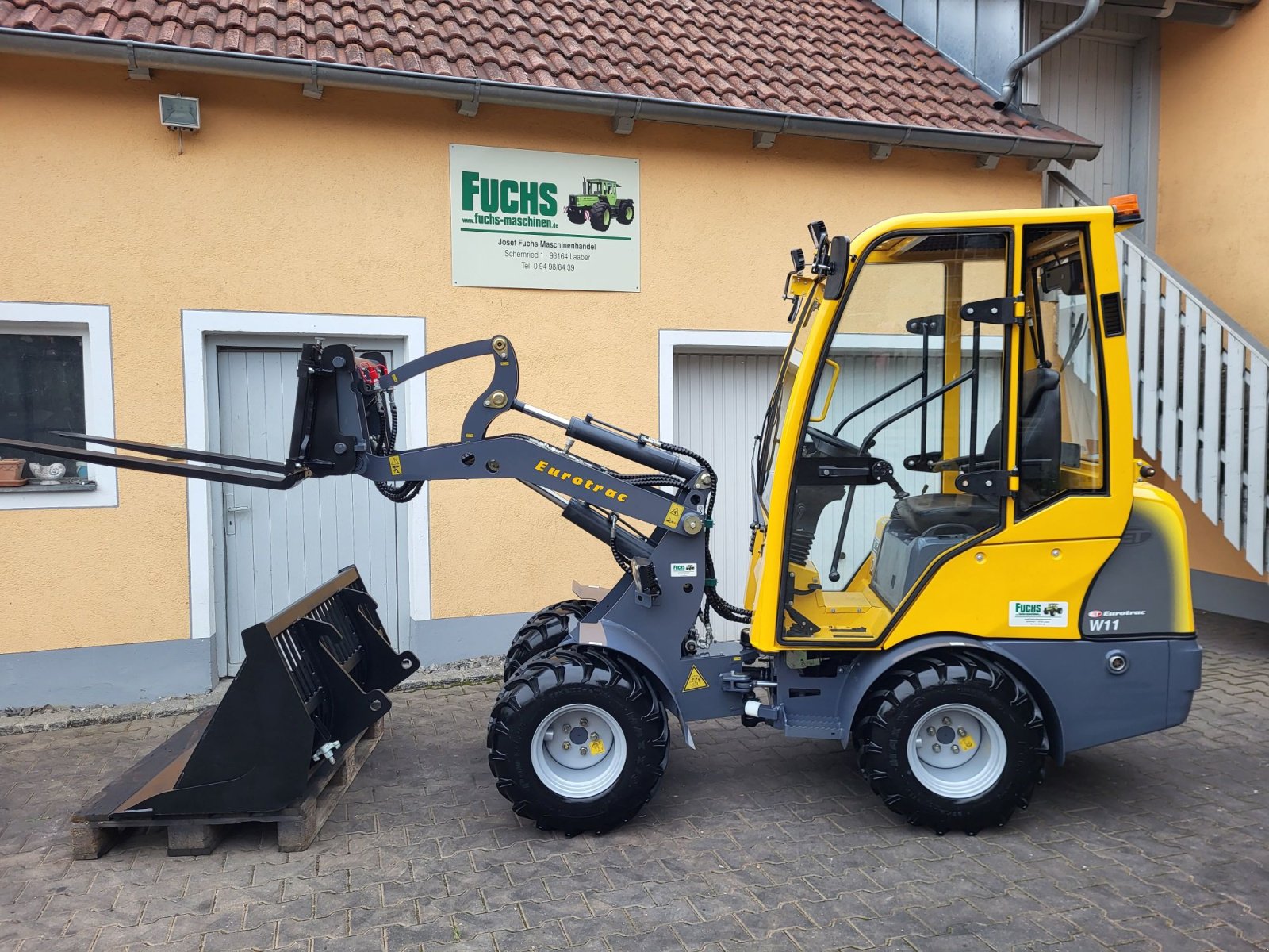 Hoflader des Typs Eurotrac W11 mit Vollkabine und Straßenzulassung, Gebrauchtmaschine in Laaber (Bild 1)