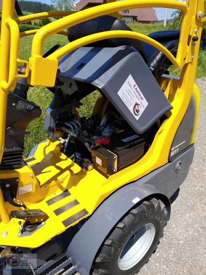 Hoflader des Typs Eurotrac W11 Vorführer mit Schaufel ohne Kabine, Vorführmaschine in Dimbach (Bild 4)