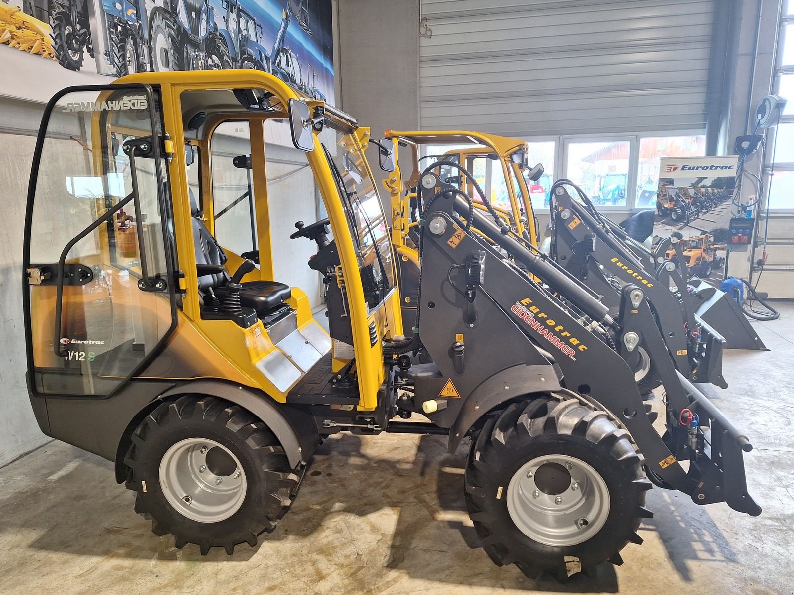 Hoflader des Typs Eurotrac W12 CS, Neumaschine in Burgkirchen (Bild 1)