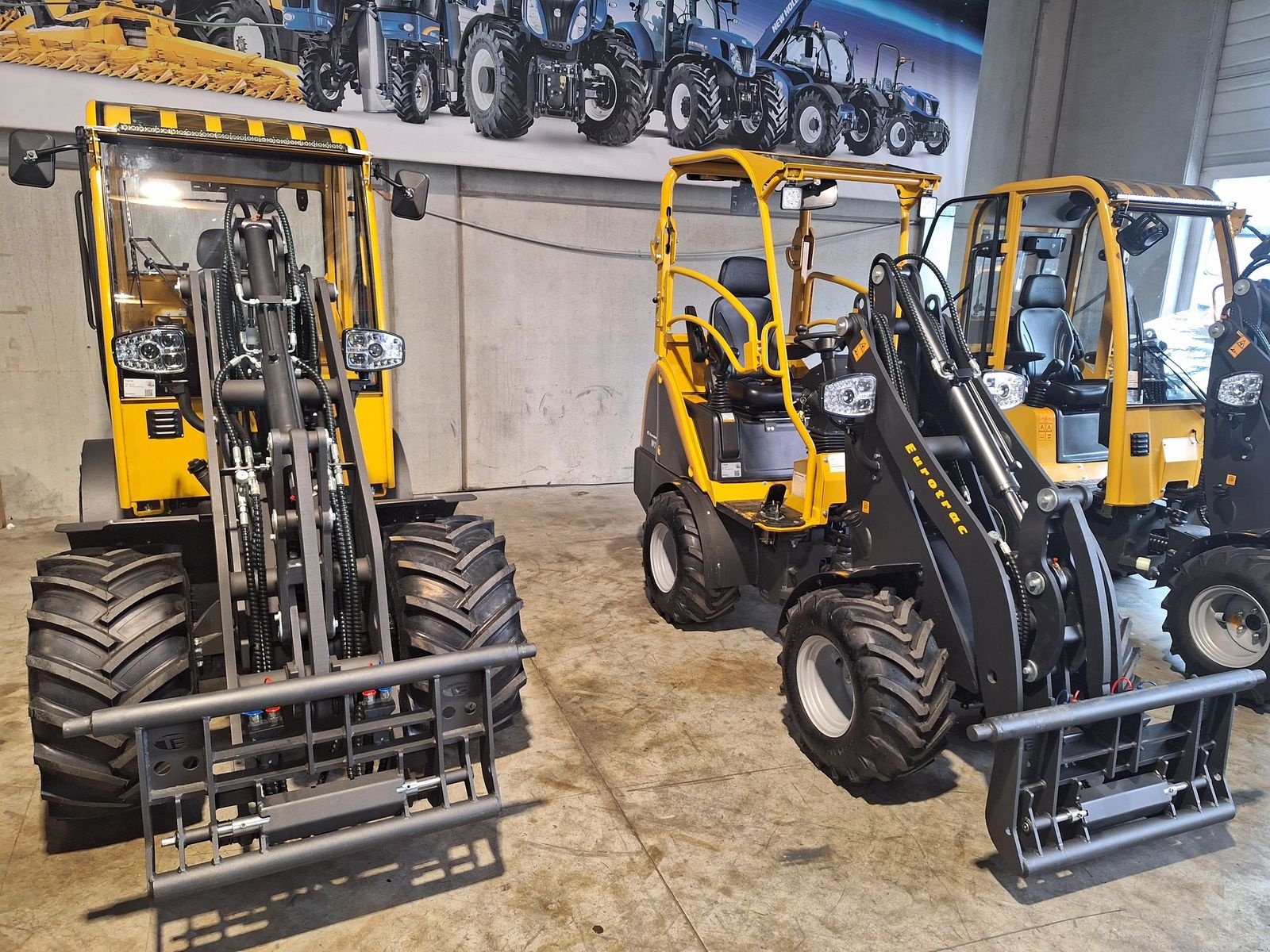 Hoflader des Typs Eurotrac W12 CS, Neumaschine in Burgkirchen (Bild 2)