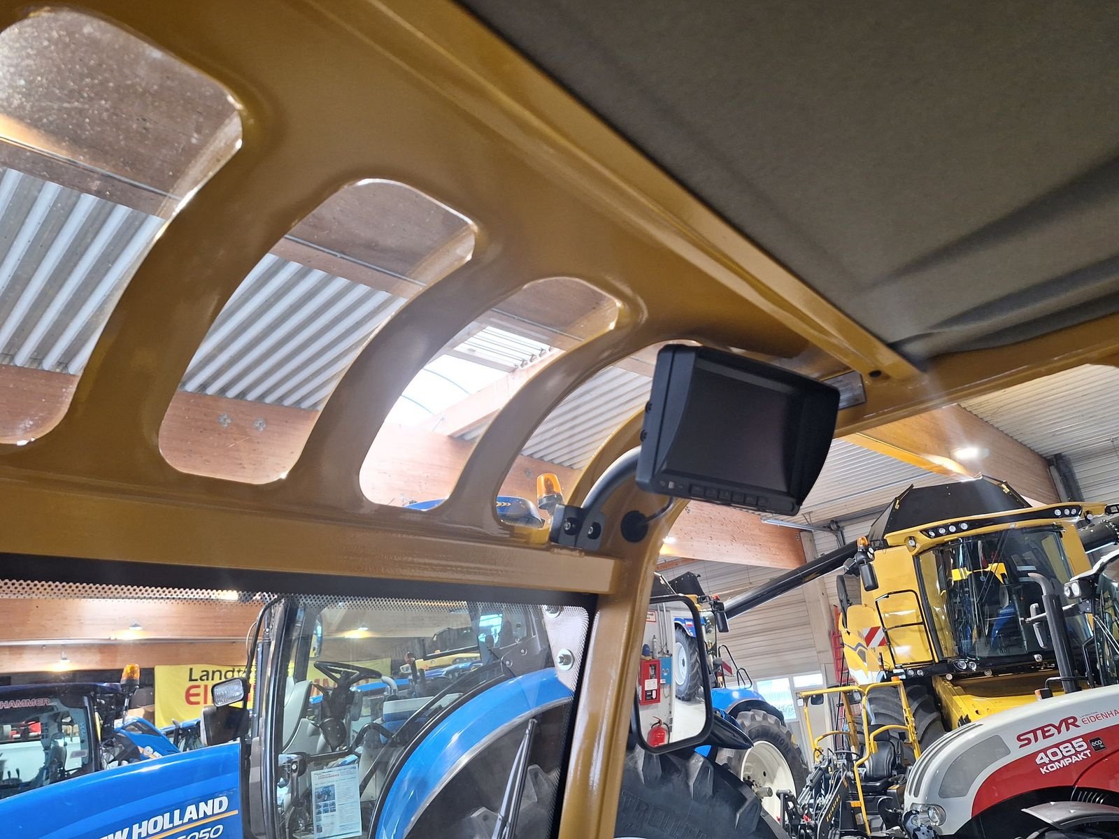 Hoflader des Typs Eurotrac W12 CS, Neumaschine in Burgkirchen (Bild 7)