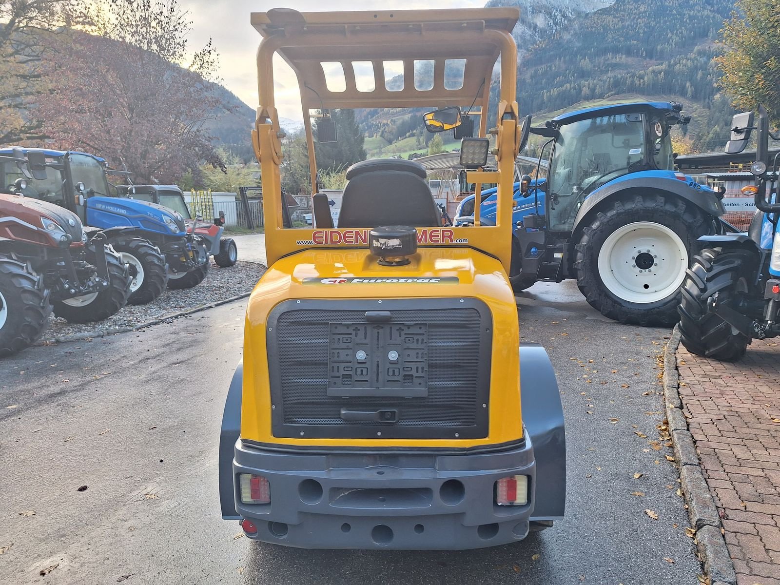 Hoflader Türe ait Eurotrac W12 F, Gebrauchtmaschine içinde Burgkirchen (resim 5)