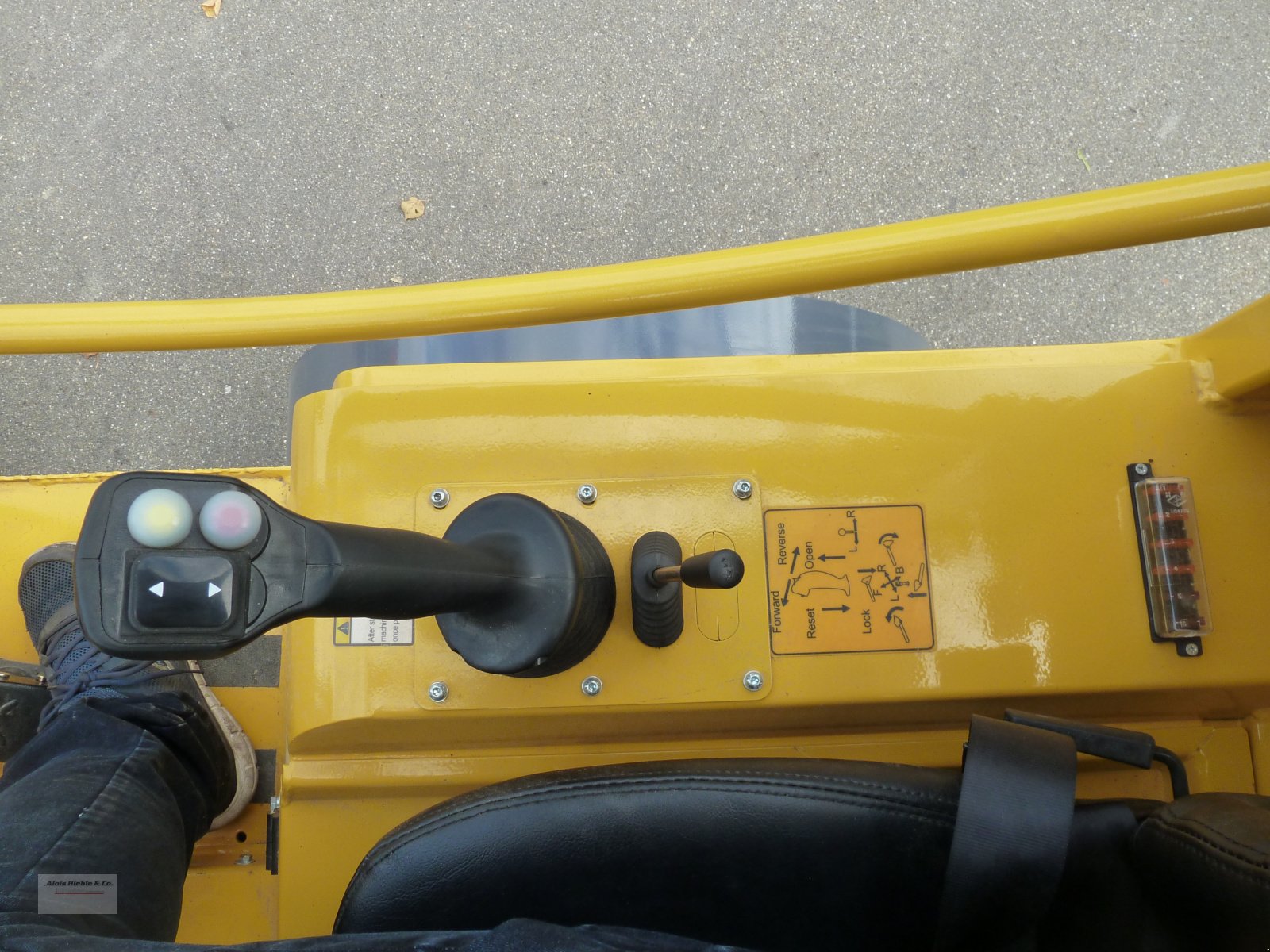 Hoflader of the type Eurotrac W12, Neumaschine in Tapfheim (Picture 4)