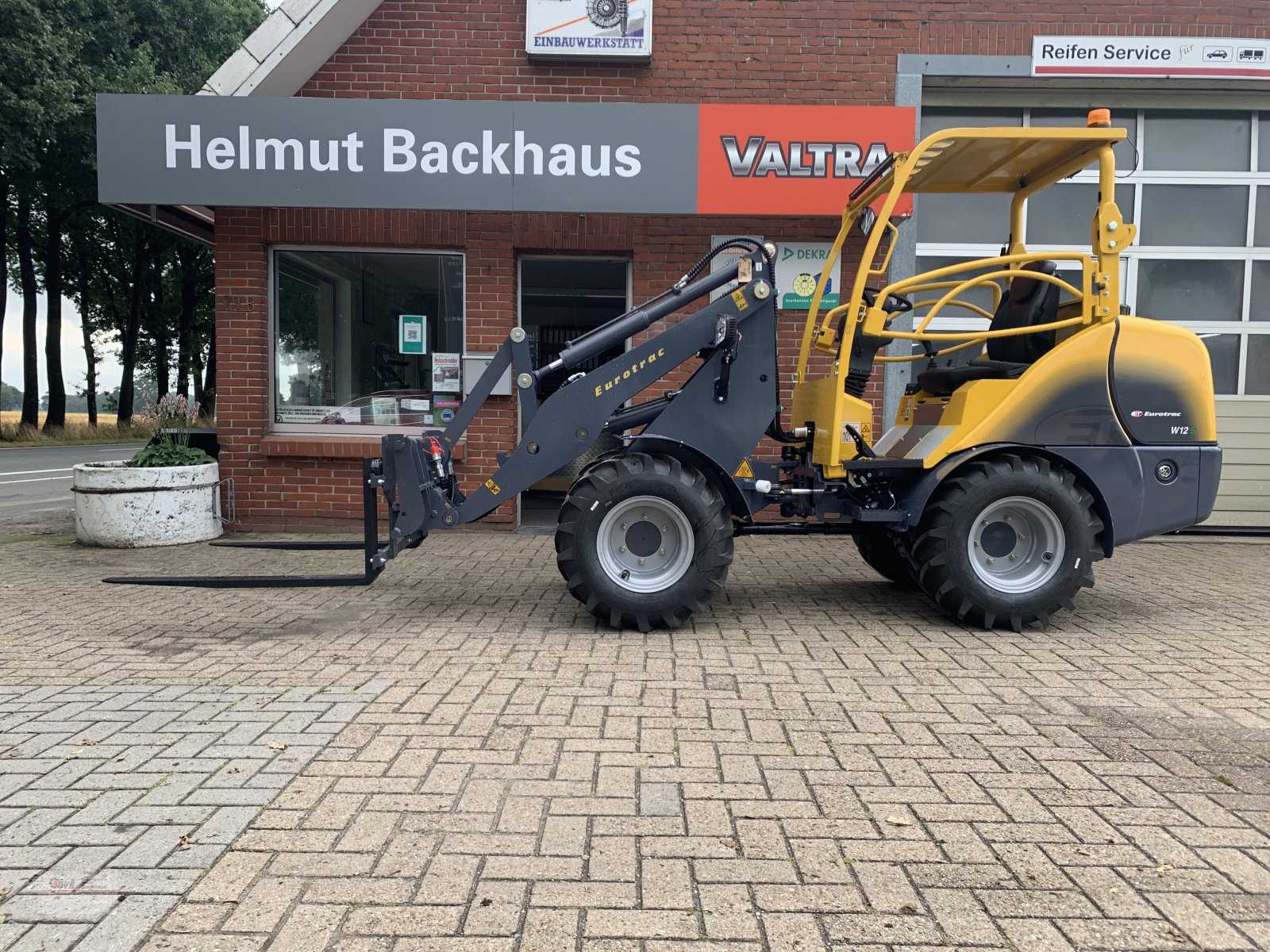 Hoflader типа Eurotrac W12S mit Schutzdach, Neumaschine в Bakum - Lüsche (Фотография 2)