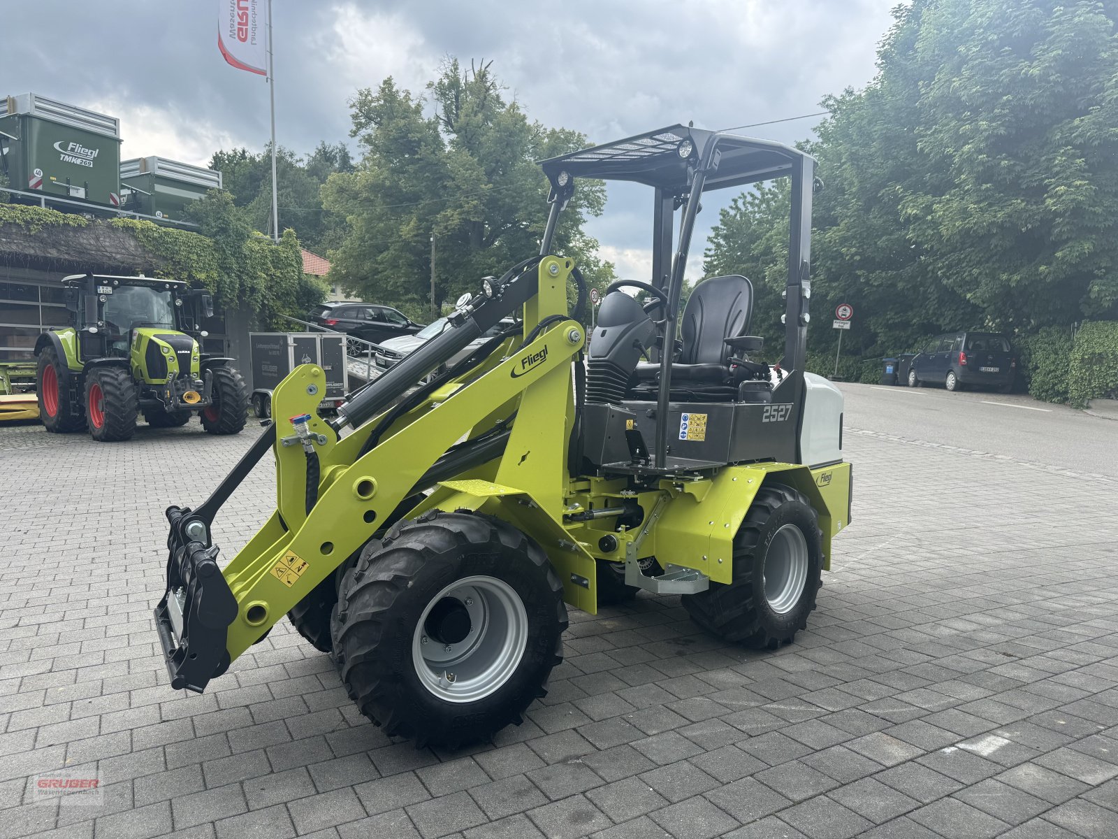 Hoflader a típus Fliegl 25-27 inkl. 3 Anbaugeräte, Neumaschine ekkor: Dorfen (Kép 4)