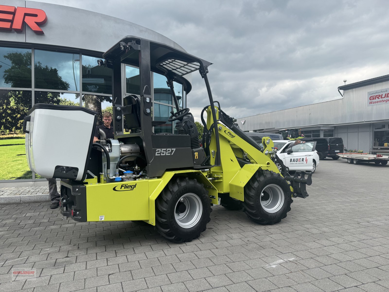 Hoflader a típus Fliegl 25-27 inkl. 3 Anbaugeräte, Neumaschine ekkor: Dorfen (Kép 11)