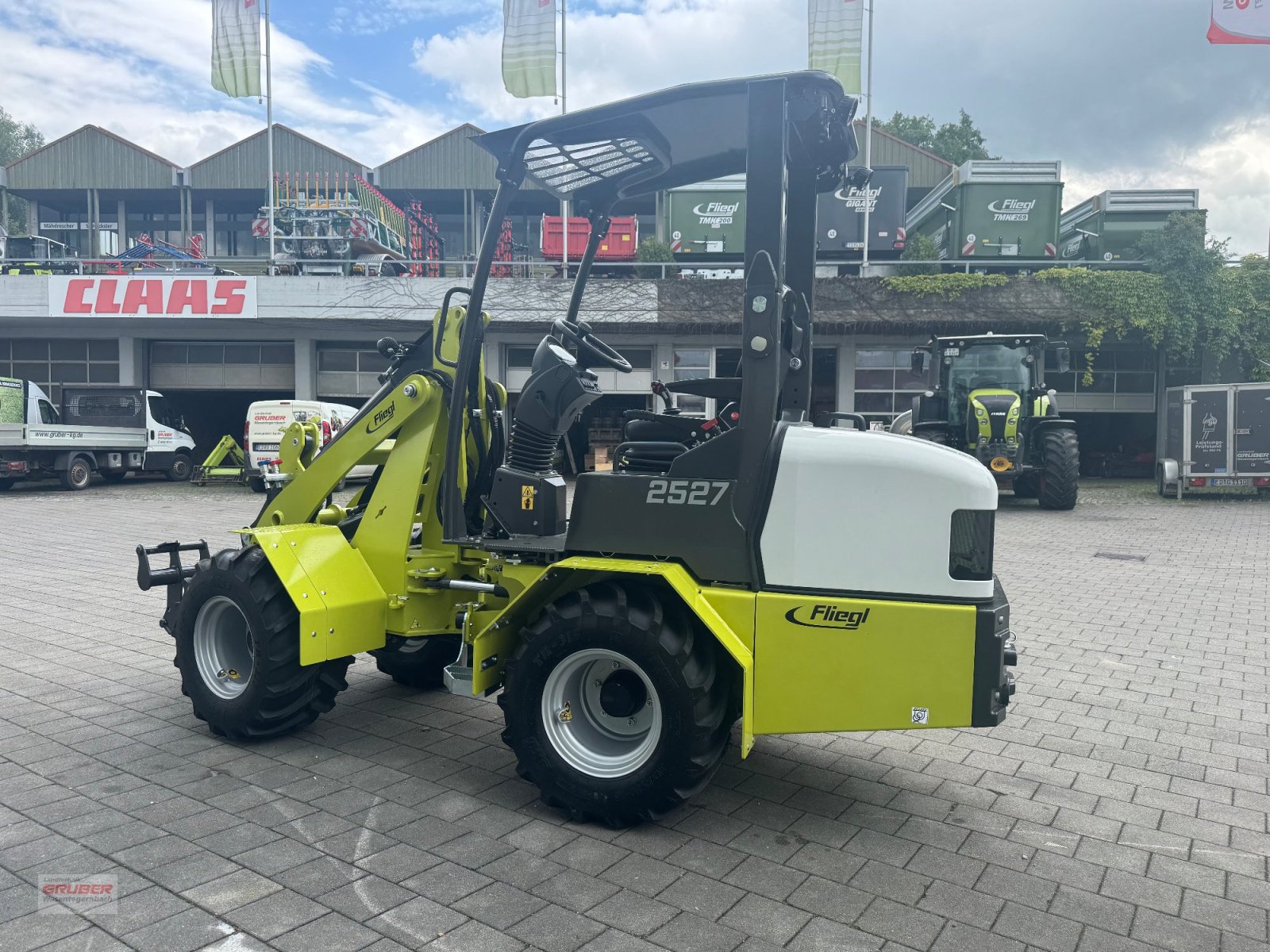 Hoflader типа Fliegl 25-27, Neumaschine в Dorfen (Фотография 5)