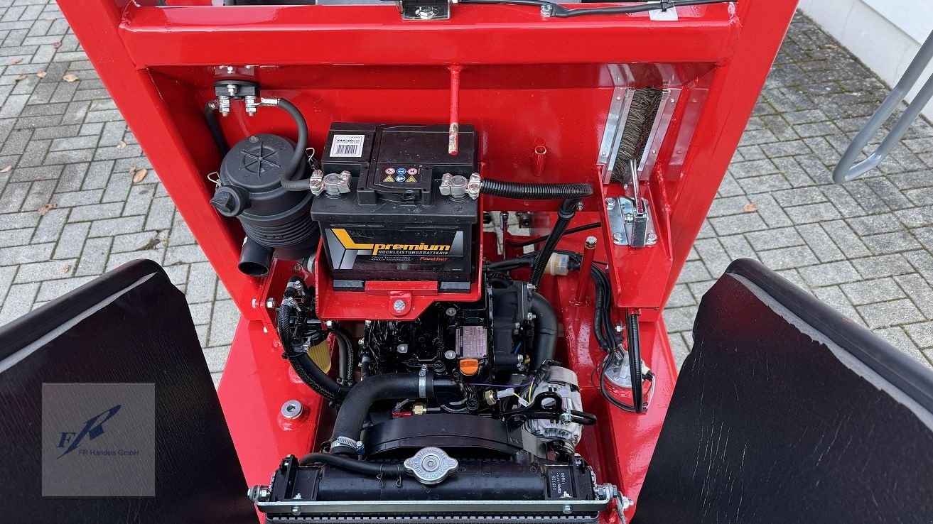 Hoflader des Typs Fuchs F 800 Hoflader Knicklader Kompaktlader, Neumaschine in Bruckmühl (Bild 8)