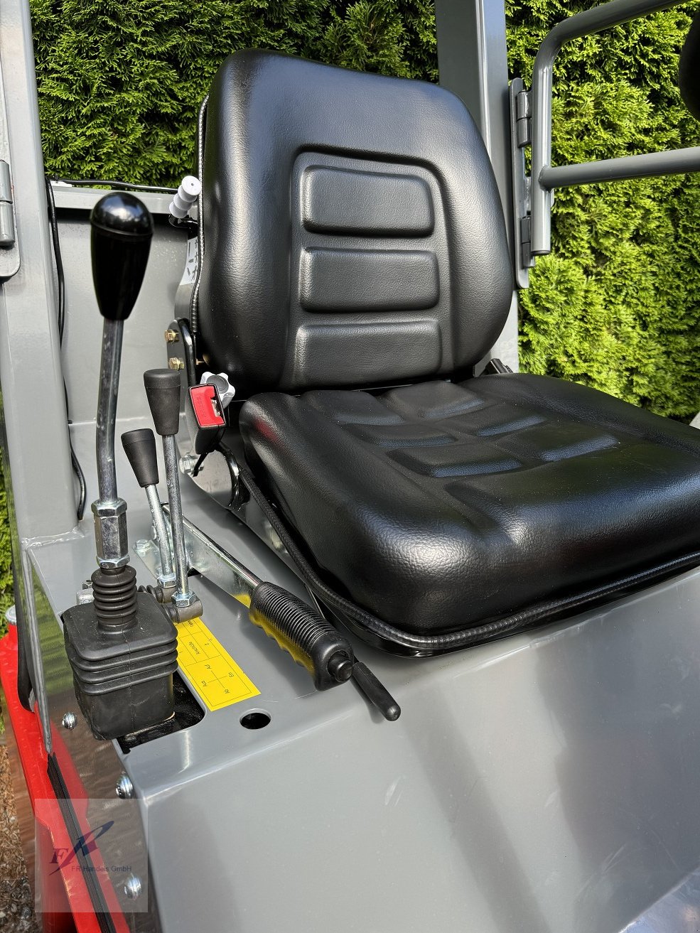 Hoflader des Typs Fuchs F 800, Neumaschine in Bruckmühl (Bild 4)