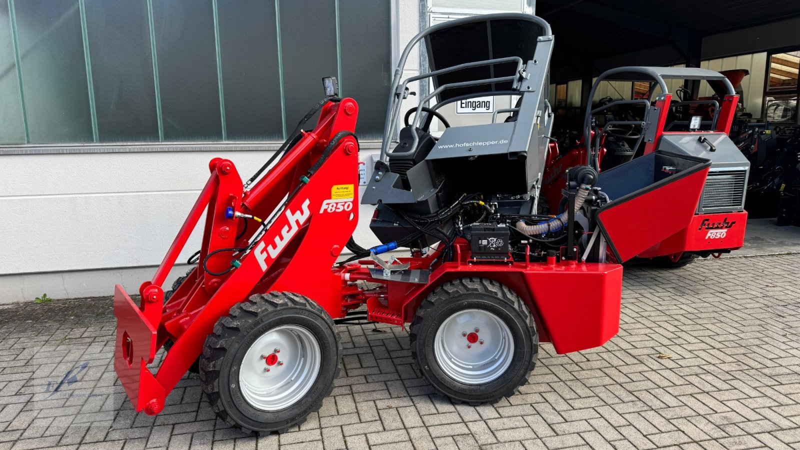 Hoflader of the type Fuchs F 850 Hoflader Kompaktlader Knicklader, Neumaschine in Bruckmühl (Picture 3)