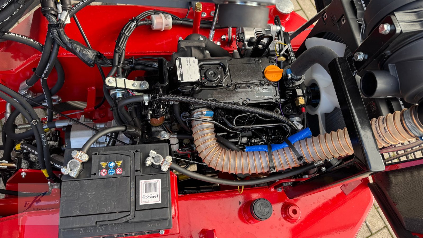 Hoflader of the type Fuchs F 850 Hoflader Kompaktlader Knicklader, Neumaschine in Bruckmühl (Picture 4)