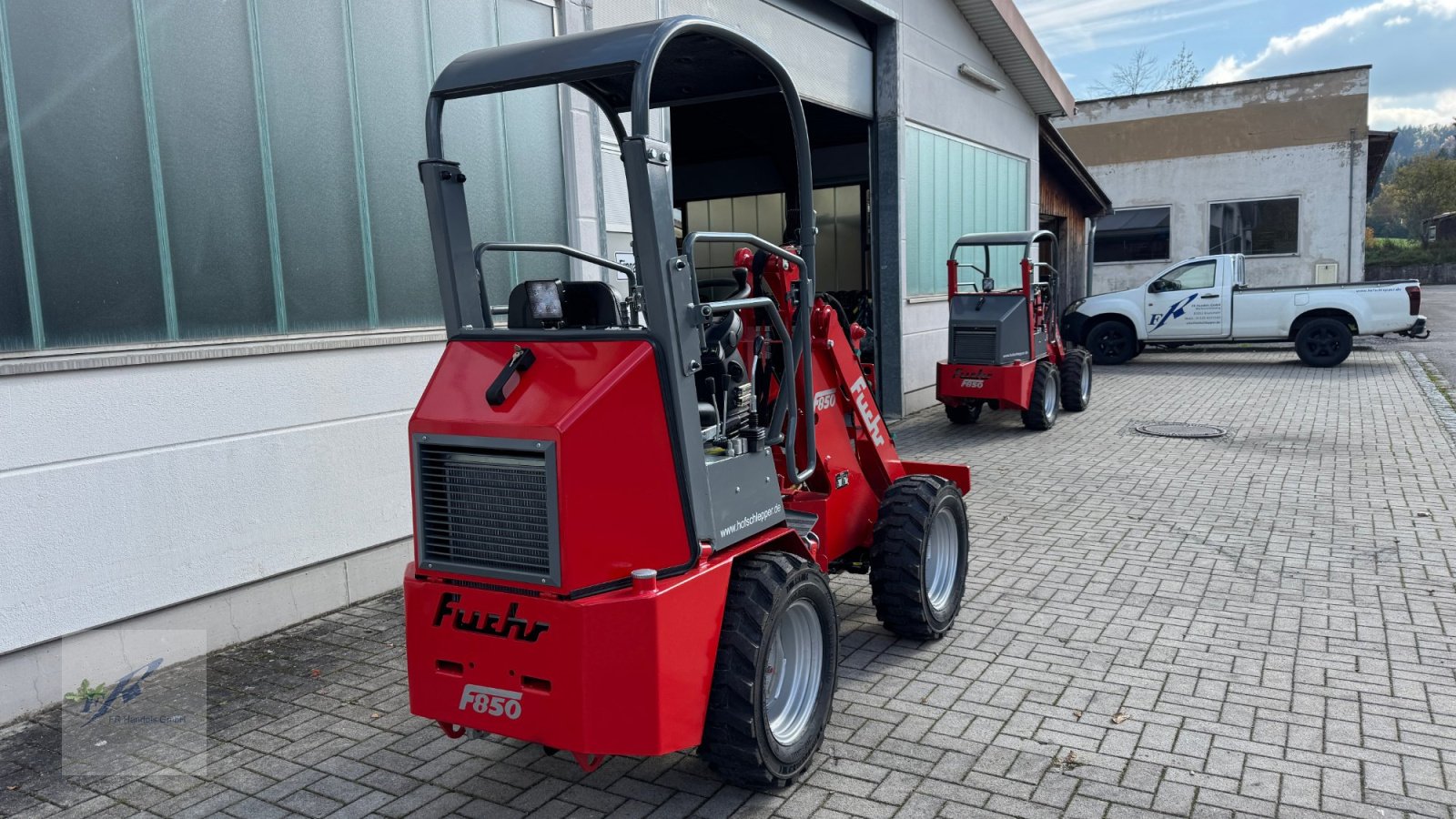 Hoflader of the type Fuchs F 850 Hoflader Kompaktlader Knicklader, Neumaschine in Bruckmühl (Picture 12)