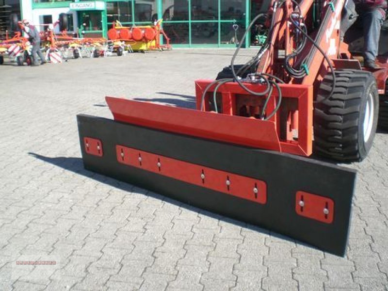 Hoflader des Typs Fuchs VARIO Gummischieber für Hoftrac und Frontlader, Gebrauchtmaschine in Tarsdorf (Bild 1)