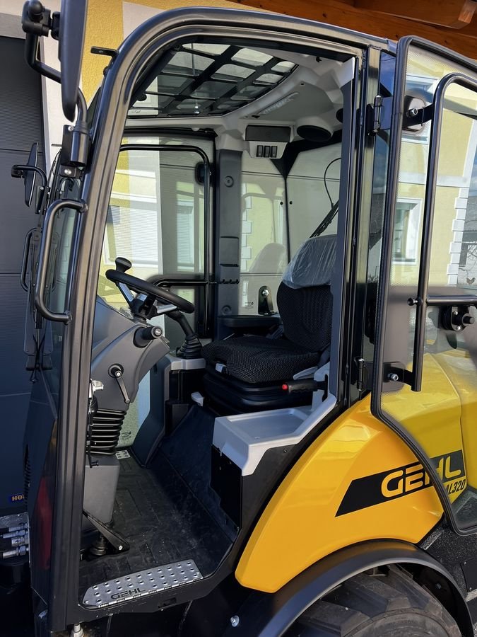 Hoflader des Typs Gehl AL320, Neumaschine in Pischelsdorf (Bild 6)