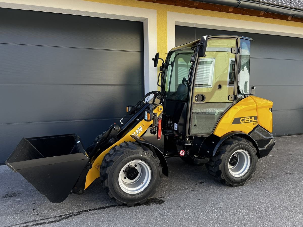 Hoflader des Typs Gehl AL320, Neumaschine in Pischelsdorf (Bild 1)