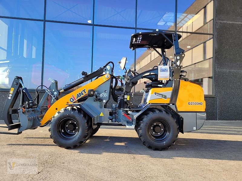 Hoflader typu GiANT 2500 HD, Vorführmaschine v Colmar-Berg (Obrázek 1)