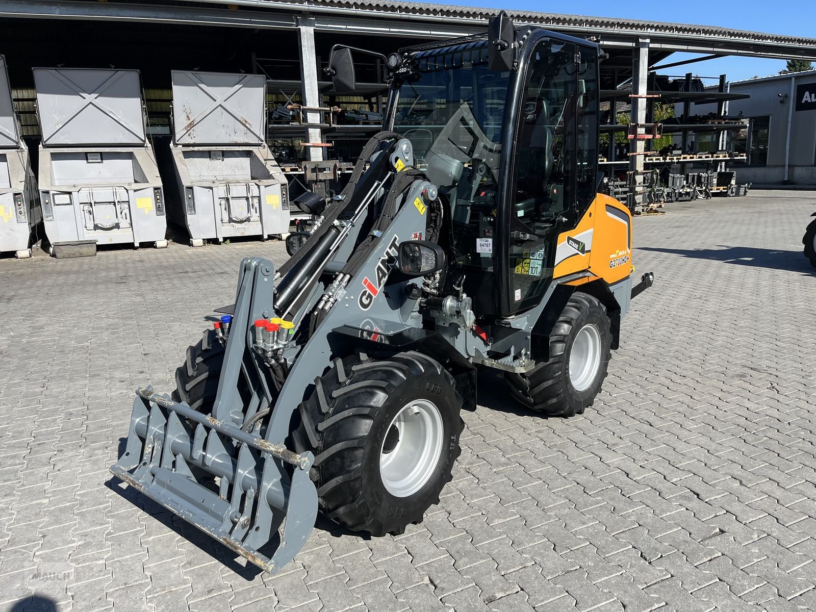 Hoflader des Typs GiANT 2700 HD+ mit Kabine Euro & Heckhydraulik Kat 2, Gebrauchtmaschine in Burgkirchen (Bild 12)