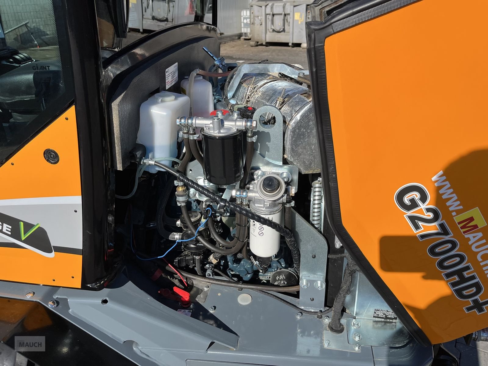 Hoflader des Typs GiANT 2700 HD+ mit Kabine Euro & Heckhydraulik Kat 2, Gebrauchtmaschine in Burgkirchen (Bild 22)