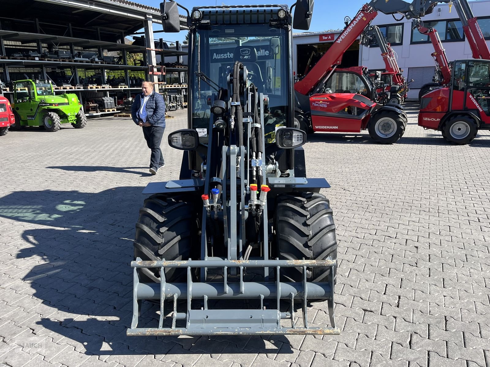 Hoflader des Typs GiANT 2700 HD+ mit Kabine Euro & Heckhydraulik Kat 2, Gebrauchtmaschine in Burgkirchen (Bild 9)