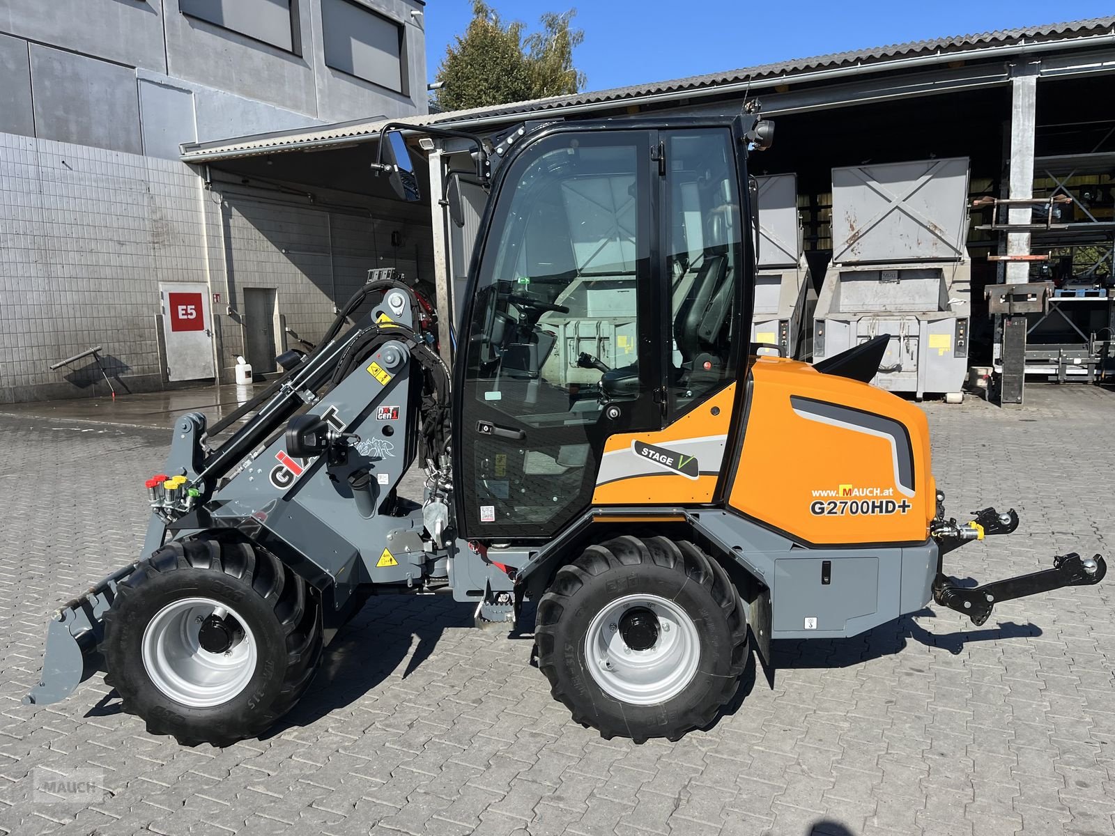 Hoflader des Typs GiANT 2700 HD+ mit Kabine Euro & Heckhydraulik Kat 2, Gebrauchtmaschine in Burgkirchen (Bild 14)