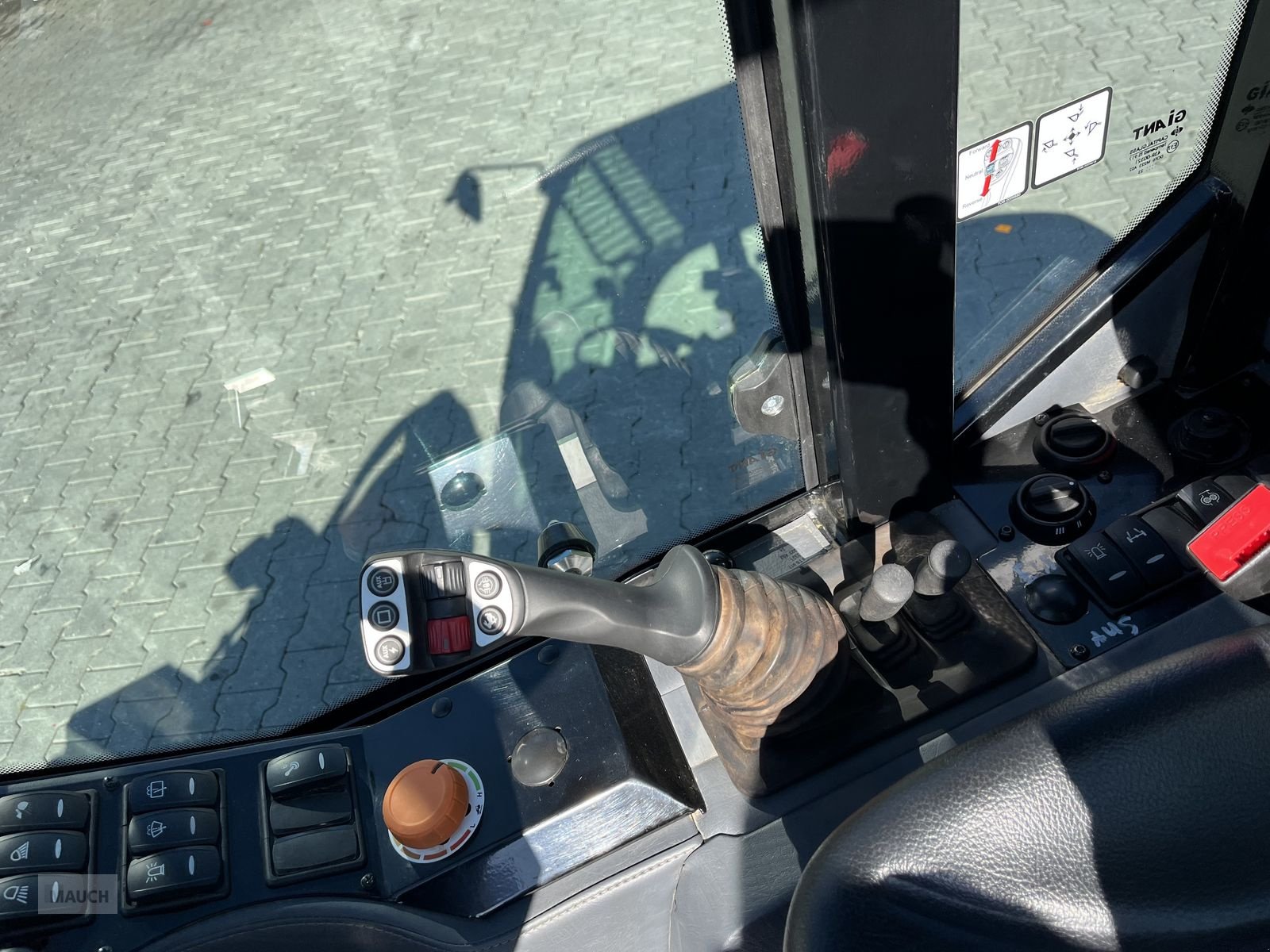 Hoflader des Typs GiANT 2700 HD+ mit Kabine Euro & Heckhydraulik Kat 2, Gebrauchtmaschine in Burgkirchen (Bild 19)