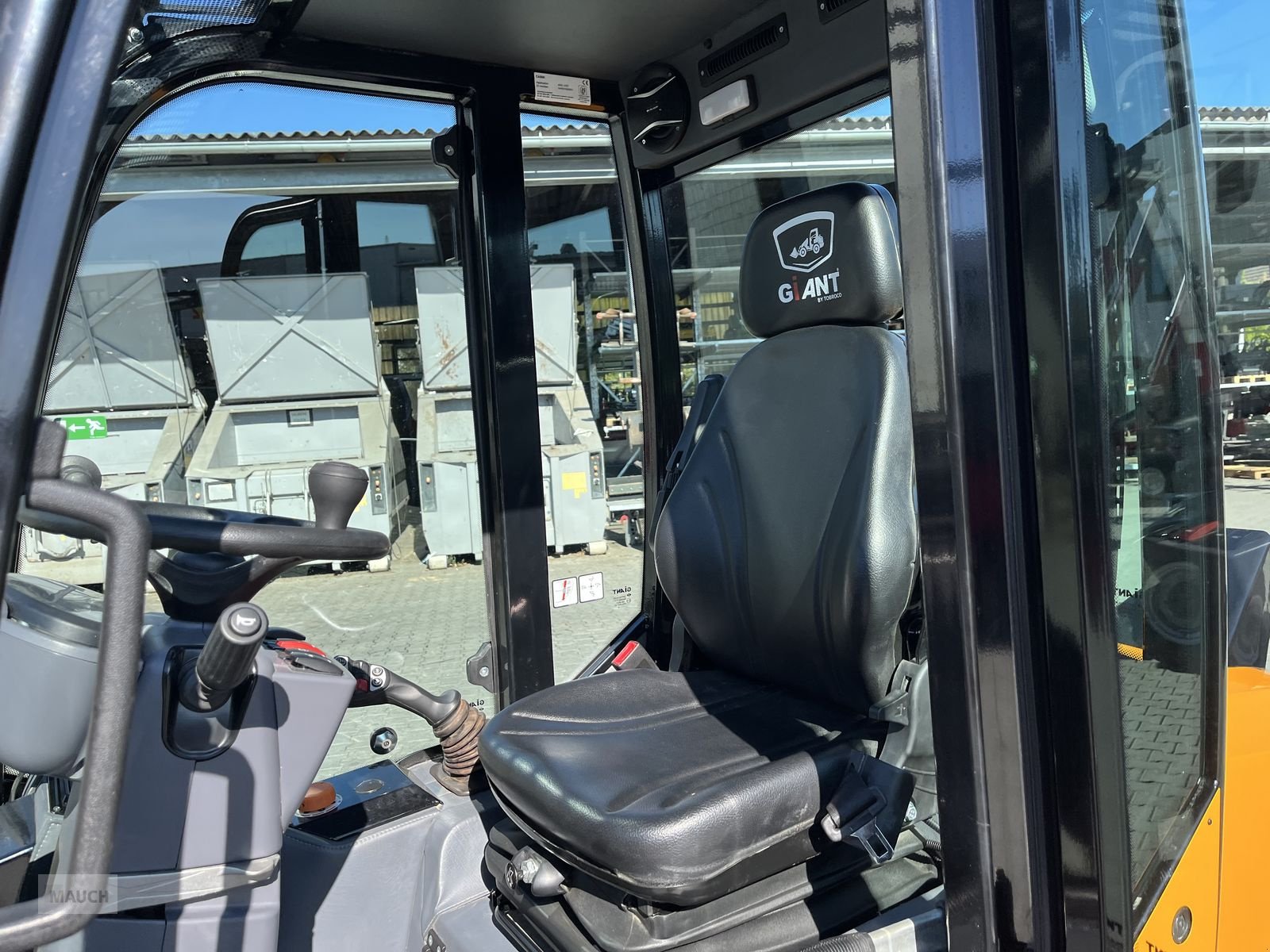 Hoflader des Typs GiANT 2700 HD+ mit Kabine Euro & Heckhydraulik Kat 2, Gebrauchtmaschine in Burgkirchen (Bild 20)