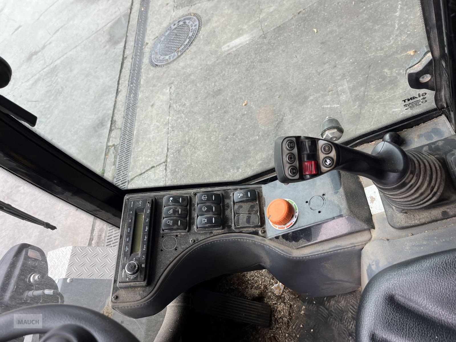 Hoflader des Typs GiANT 2700 HD+ mit Kabine Euro, Gebrauchtmaschine in Burgkirchen (Bild 4)