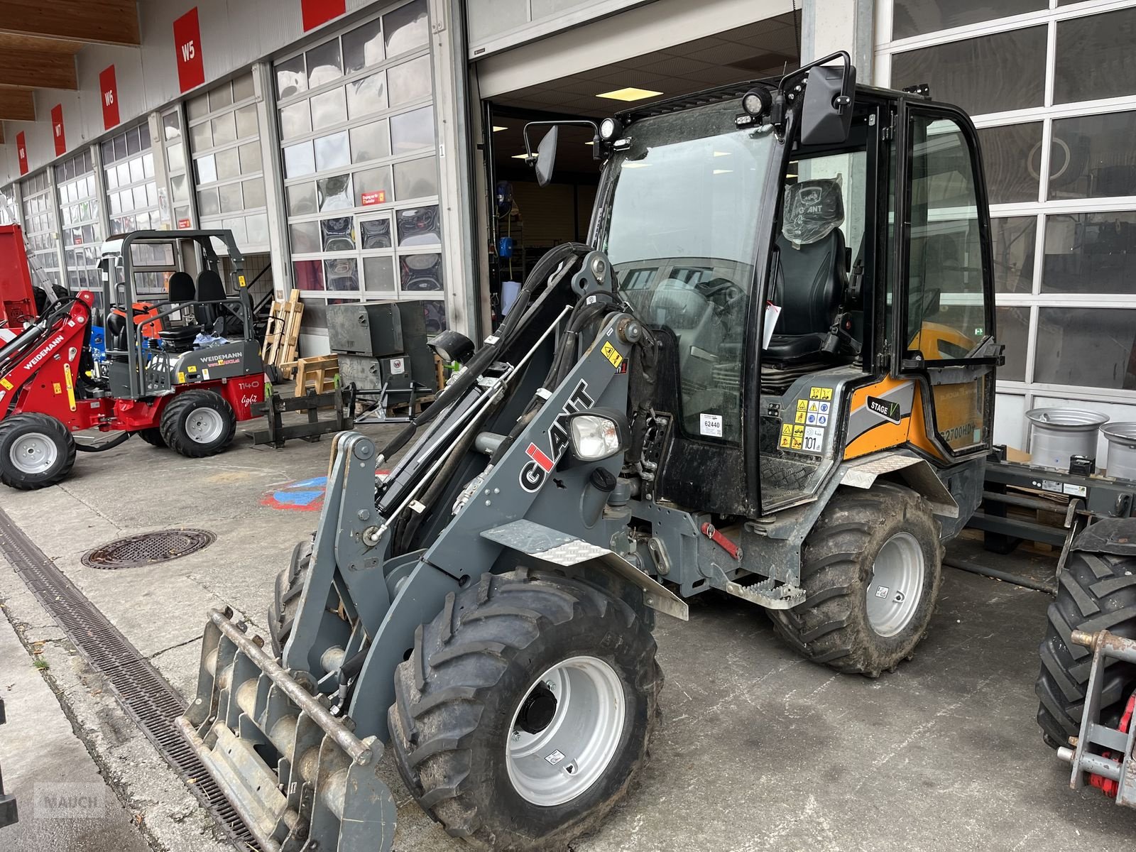 Hoflader des Typs GiANT 2700 HD+ mit Kabine Euro, Gebrauchtmaschine in Burgkirchen (Bild 3)