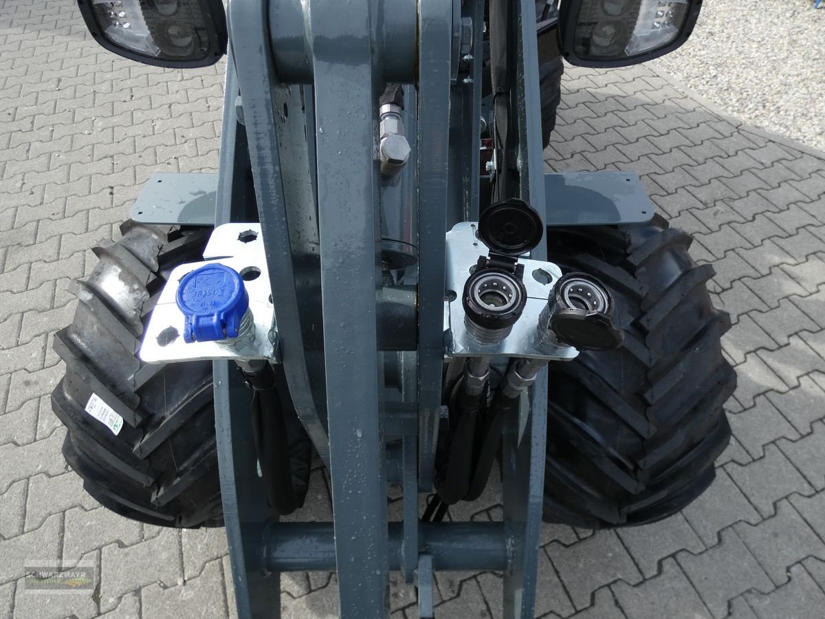 Hoflader des Typs GiANT G 2200 E FSD SLT EDITION, Mietmaschine in Gampern (Bild 10)