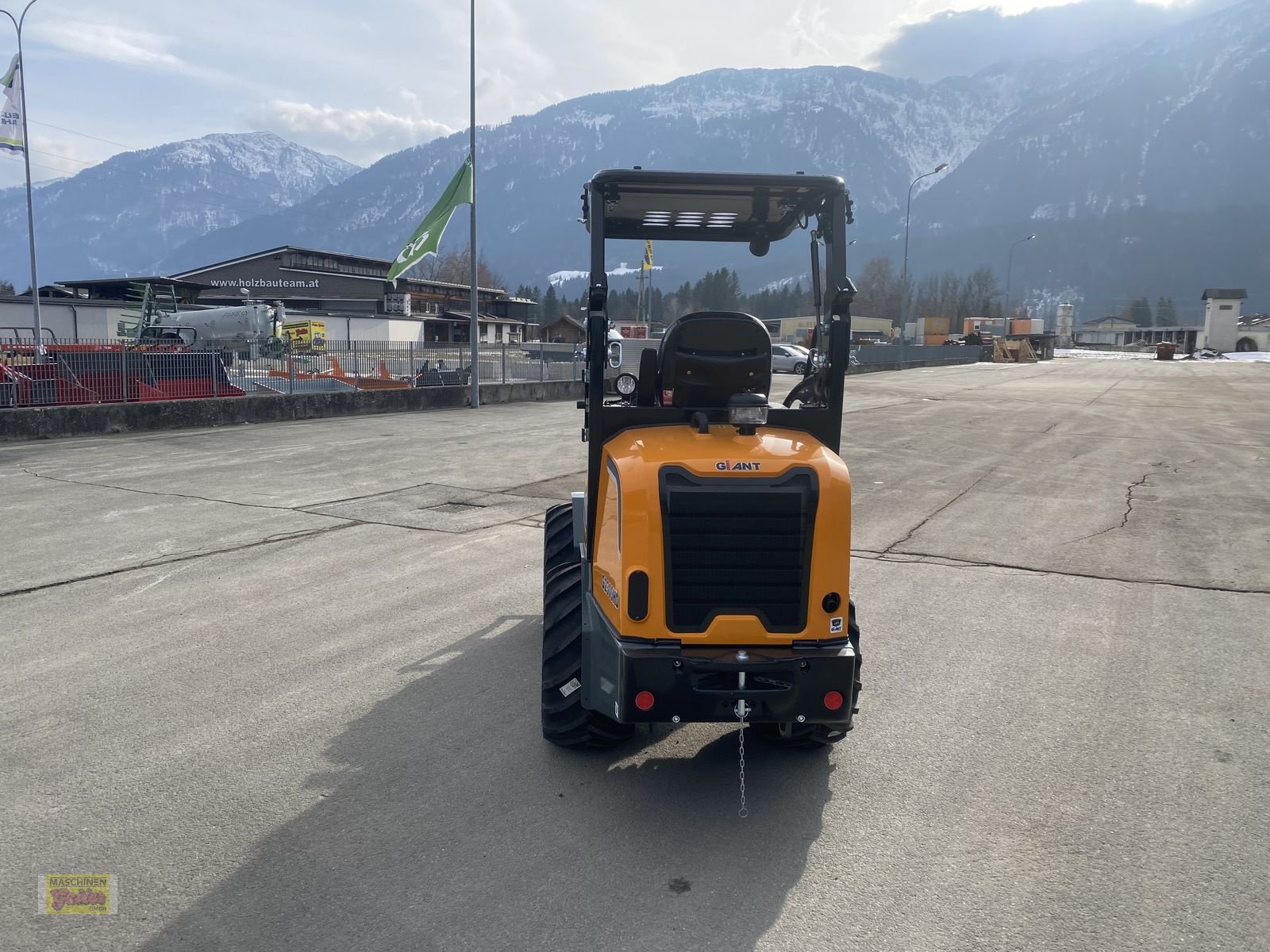 Hoflader des Typs GiANT G 2300 HD mit abklappbarem Fahrerschutzdach, Neumaschine in Kötschach (Bild 9)
