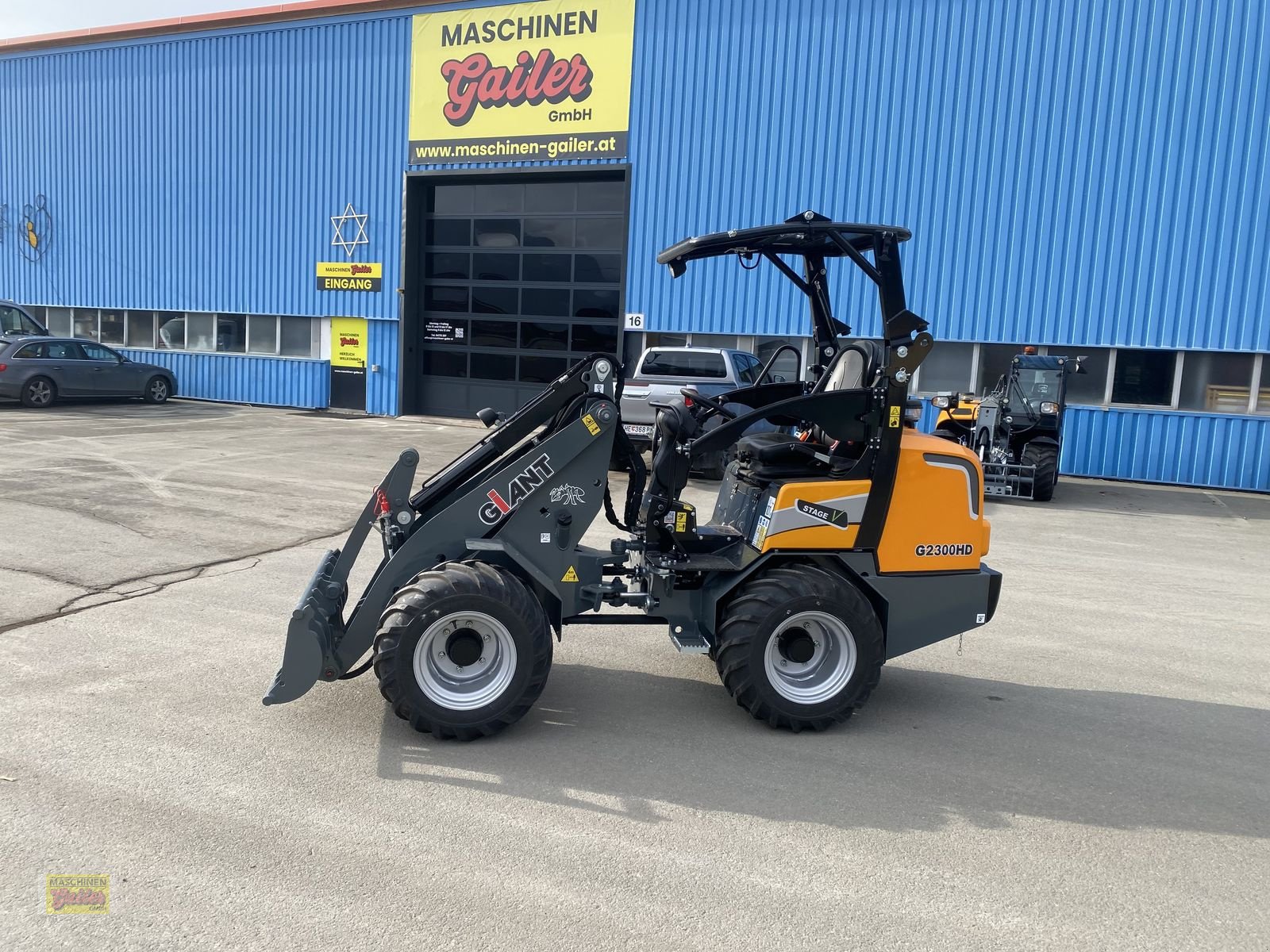 Hoflader des Typs GiANT G 2300 HD mit abklappbarem Fahrerschutzdach, Neumaschine in Kötschach (Bild 7)