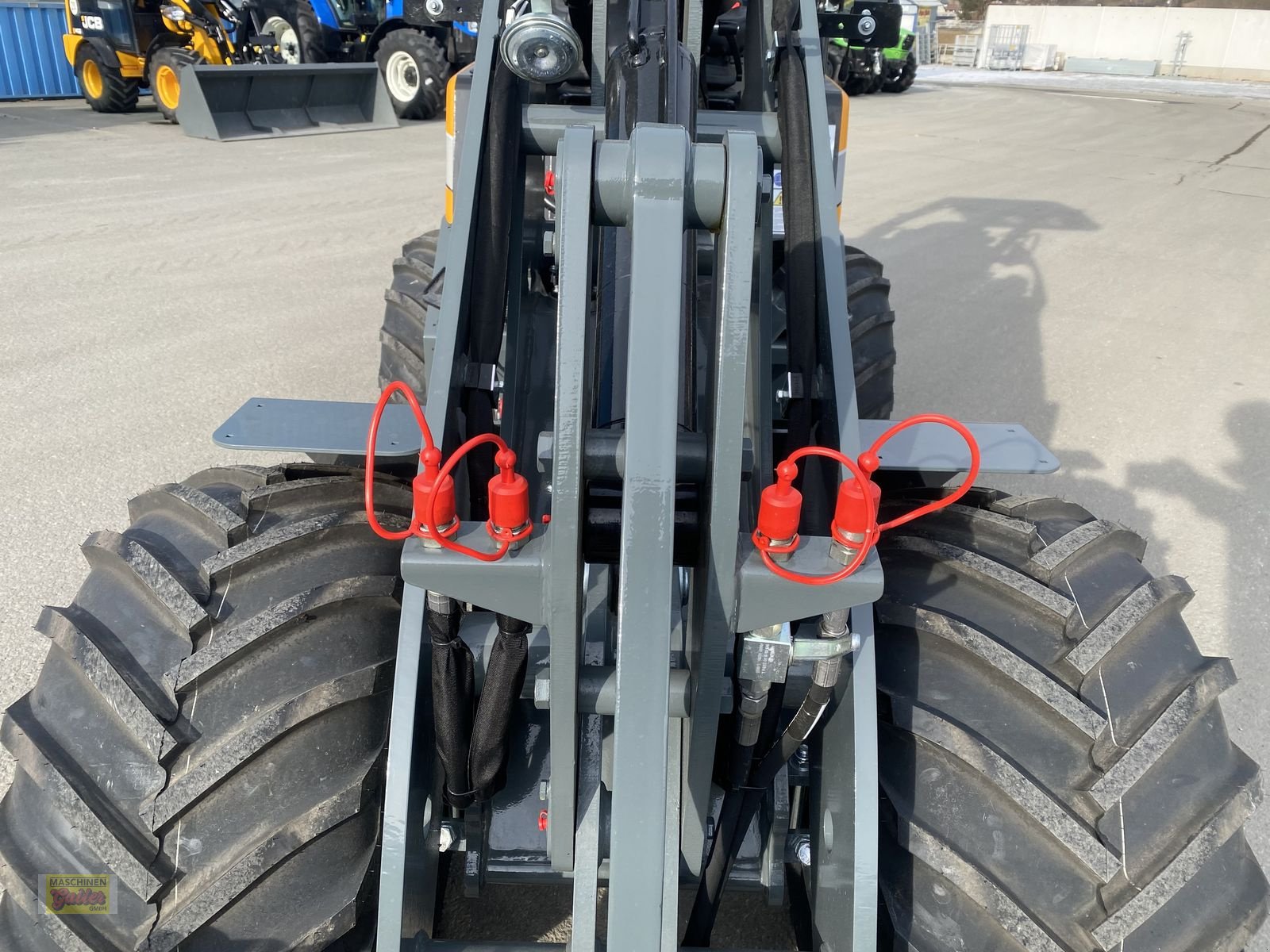 Hoflader des Typs GiANT G 2300 HD mit abklappbarem Fahrerschutzdach, Neumaschine in Kötschach (Bild 4)