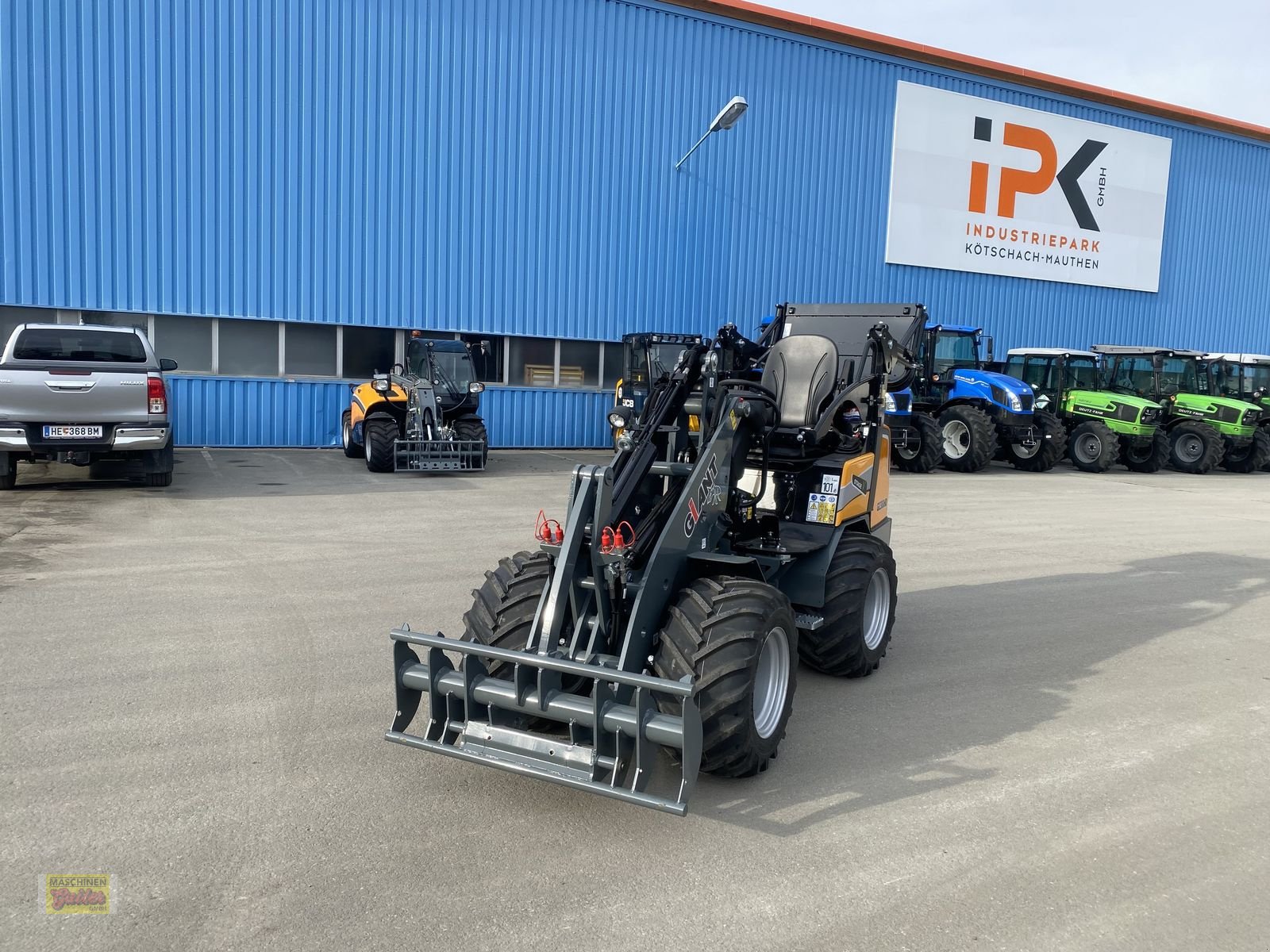 Hoflader des Typs GiANT G 2300 HD mit abklappbarem Fahrerschutzdach, Neumaschine in Kötschach (Bild 24)