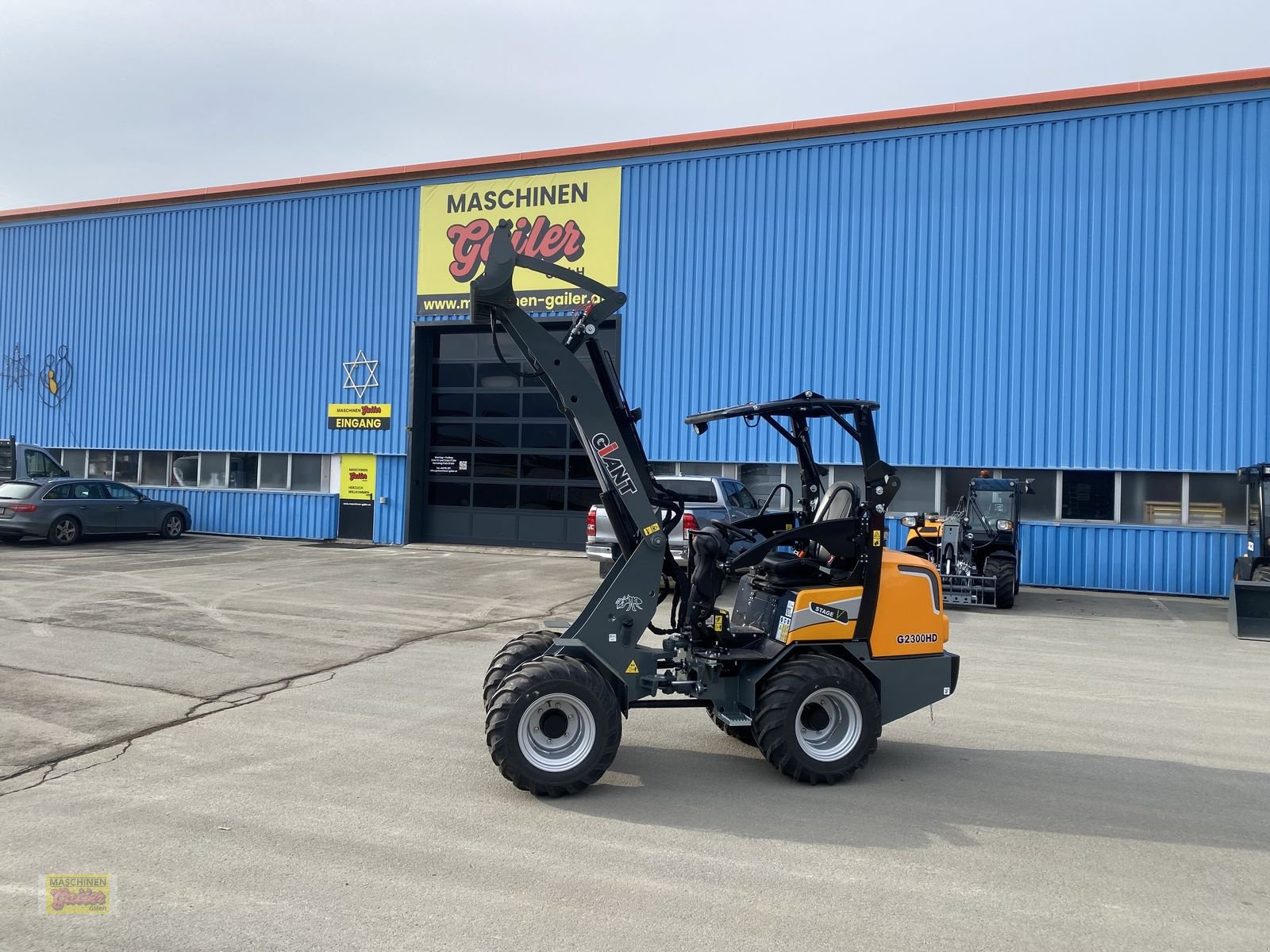 Hoflader des Typs GiANT G 2300 HD mit abklappbarem Fahrerschutzdach, Neumaschine in Kötschach (Bild 29)